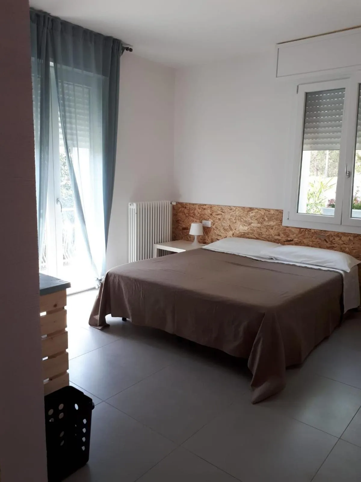 Bed in R&B Manga Rosas