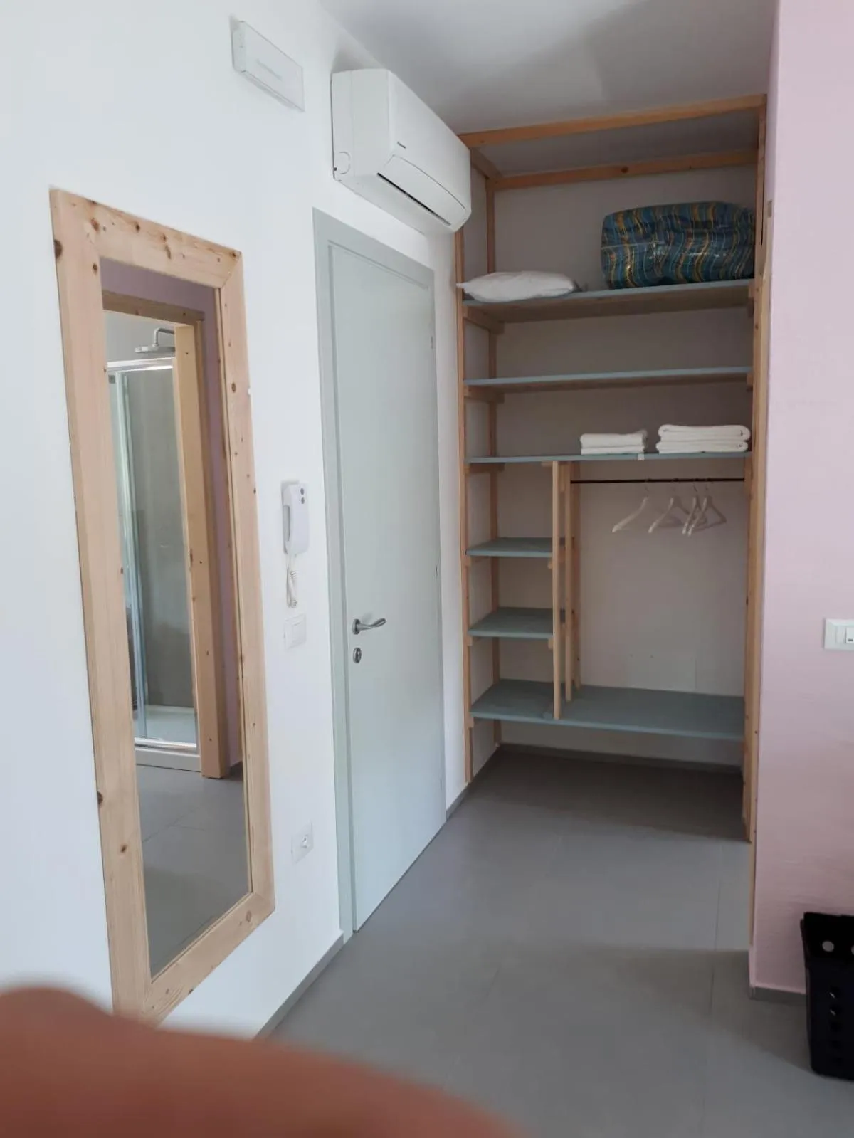 Bed in R&B Manga Rosas