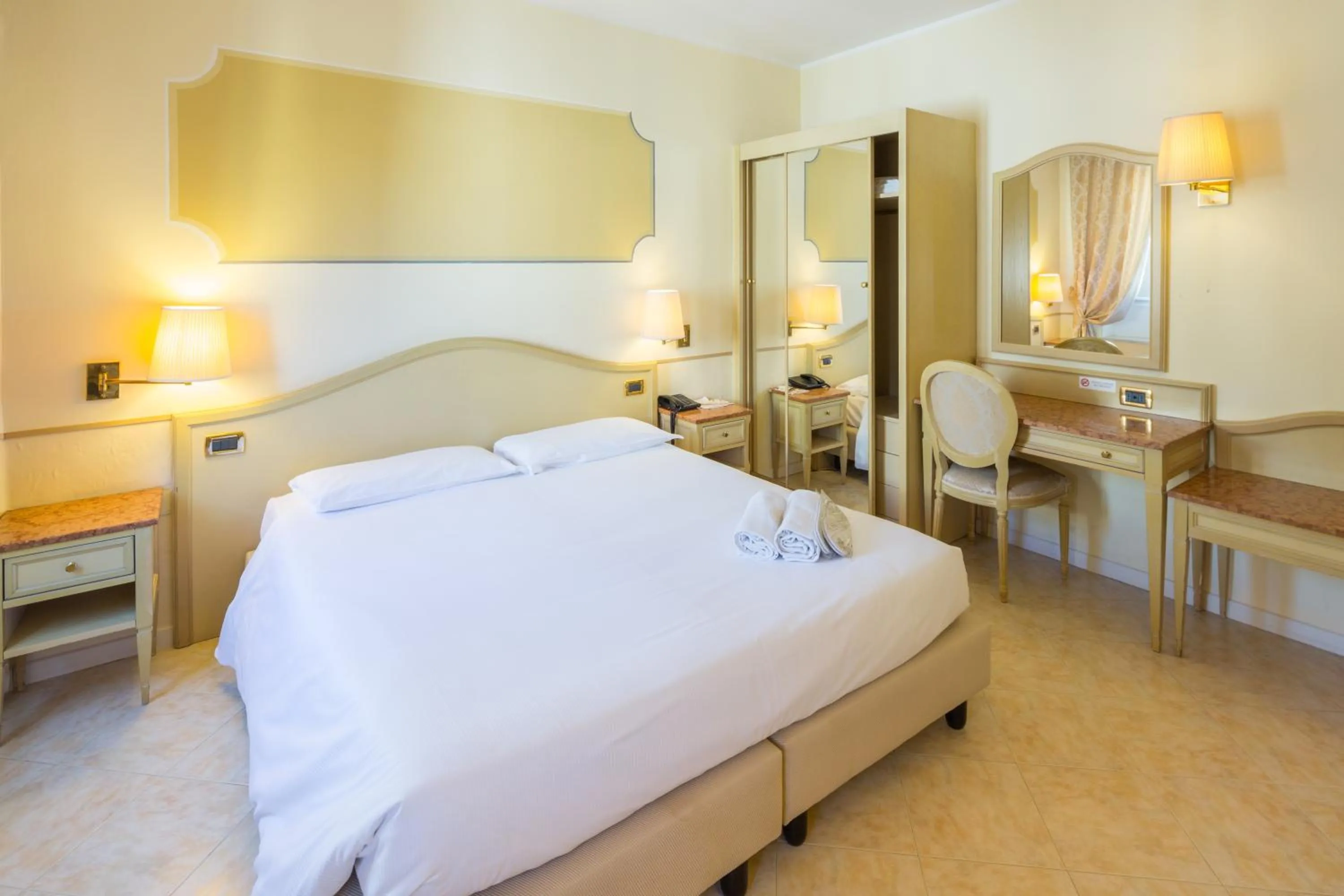 Bedroom, Bed in Ena Hotel