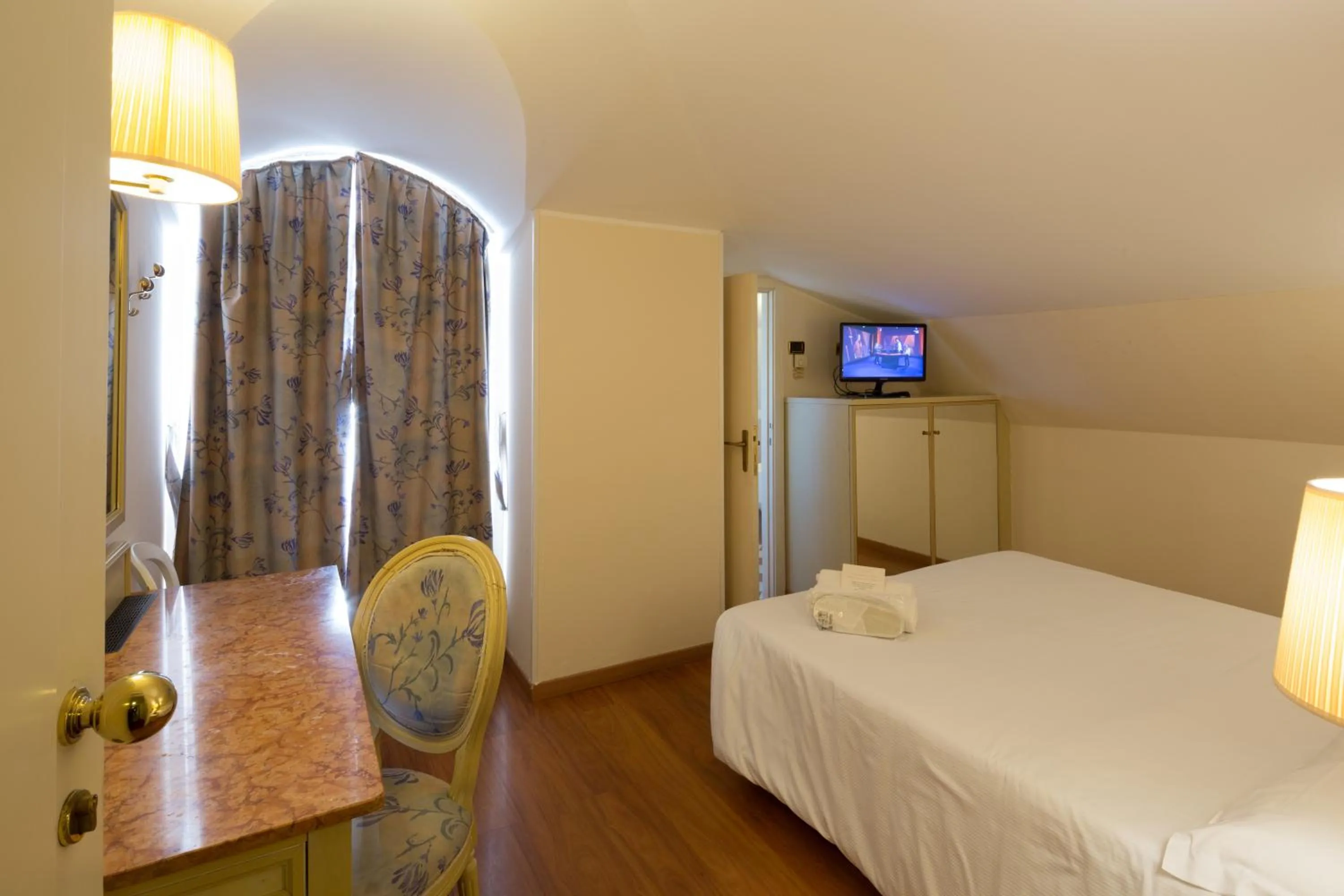 Bedroom, Bed in Ena Hotel