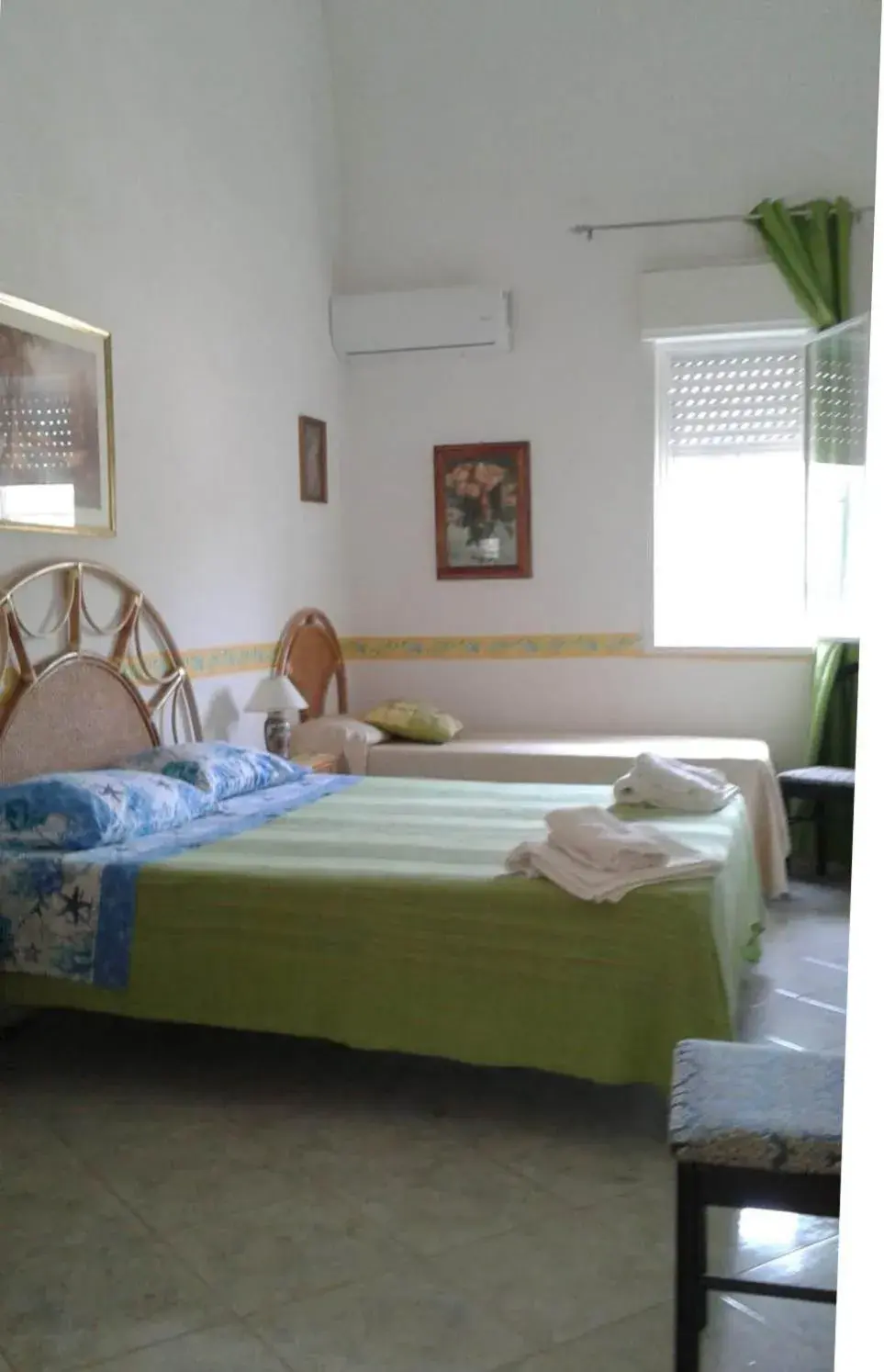 Family Room - single occupancy in L'ANTICA TORRE Family Room - single occupancy in L'ANTICA TORRE