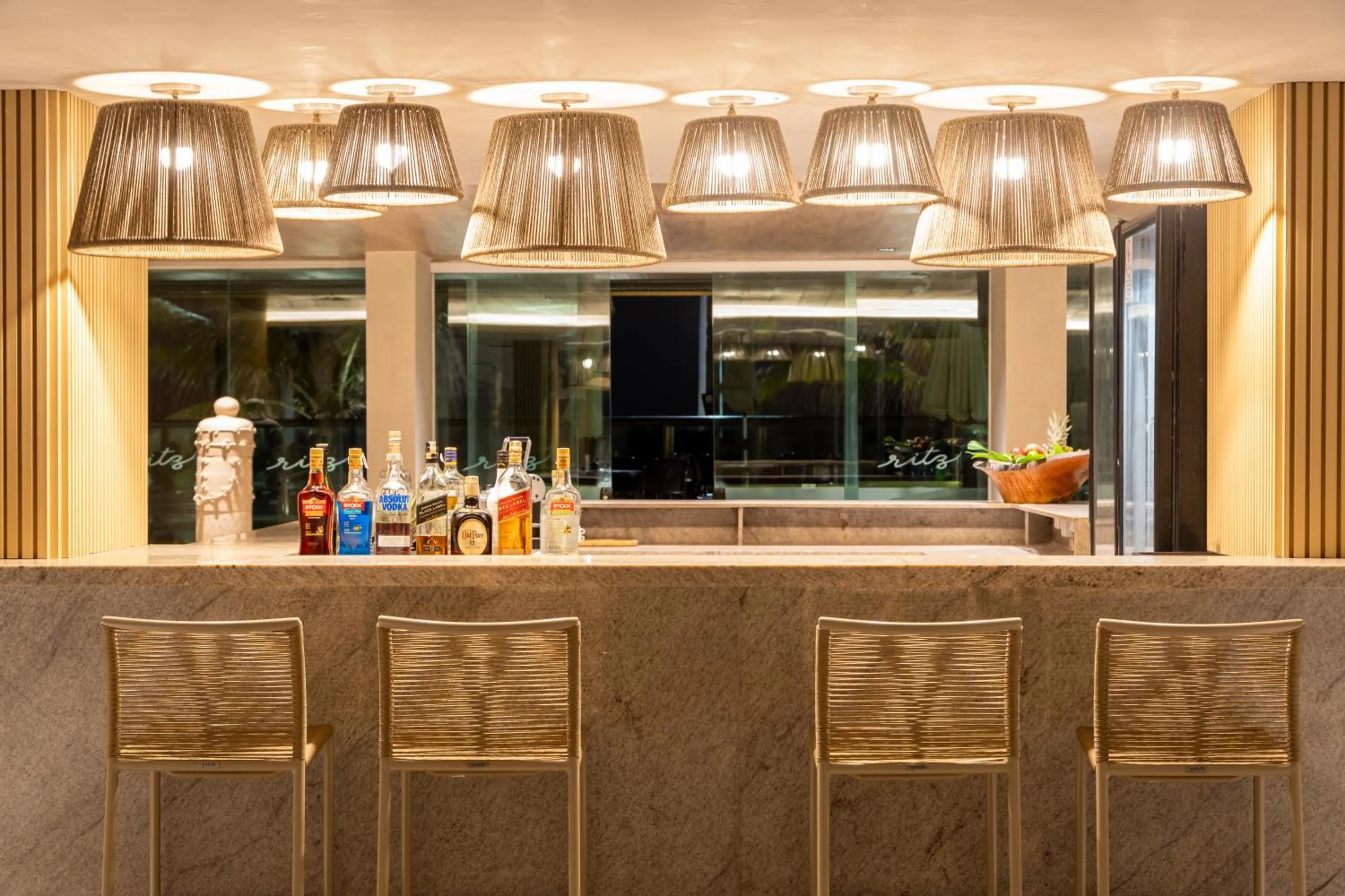 Lounge or bar in Ritz Suites Grand Hotel Boutique