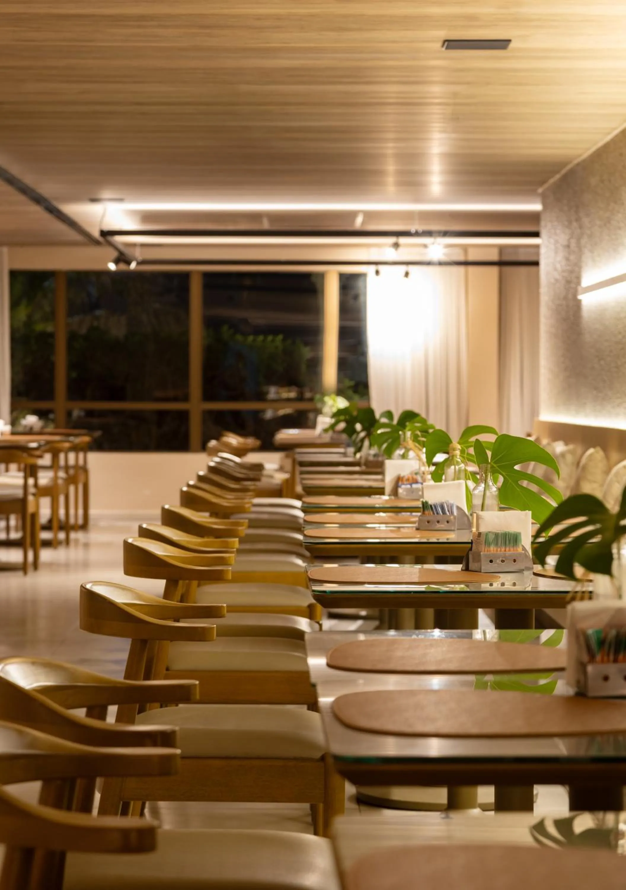 Restaurant/places to eat in Ritz Suites Grand Hotel Boutique