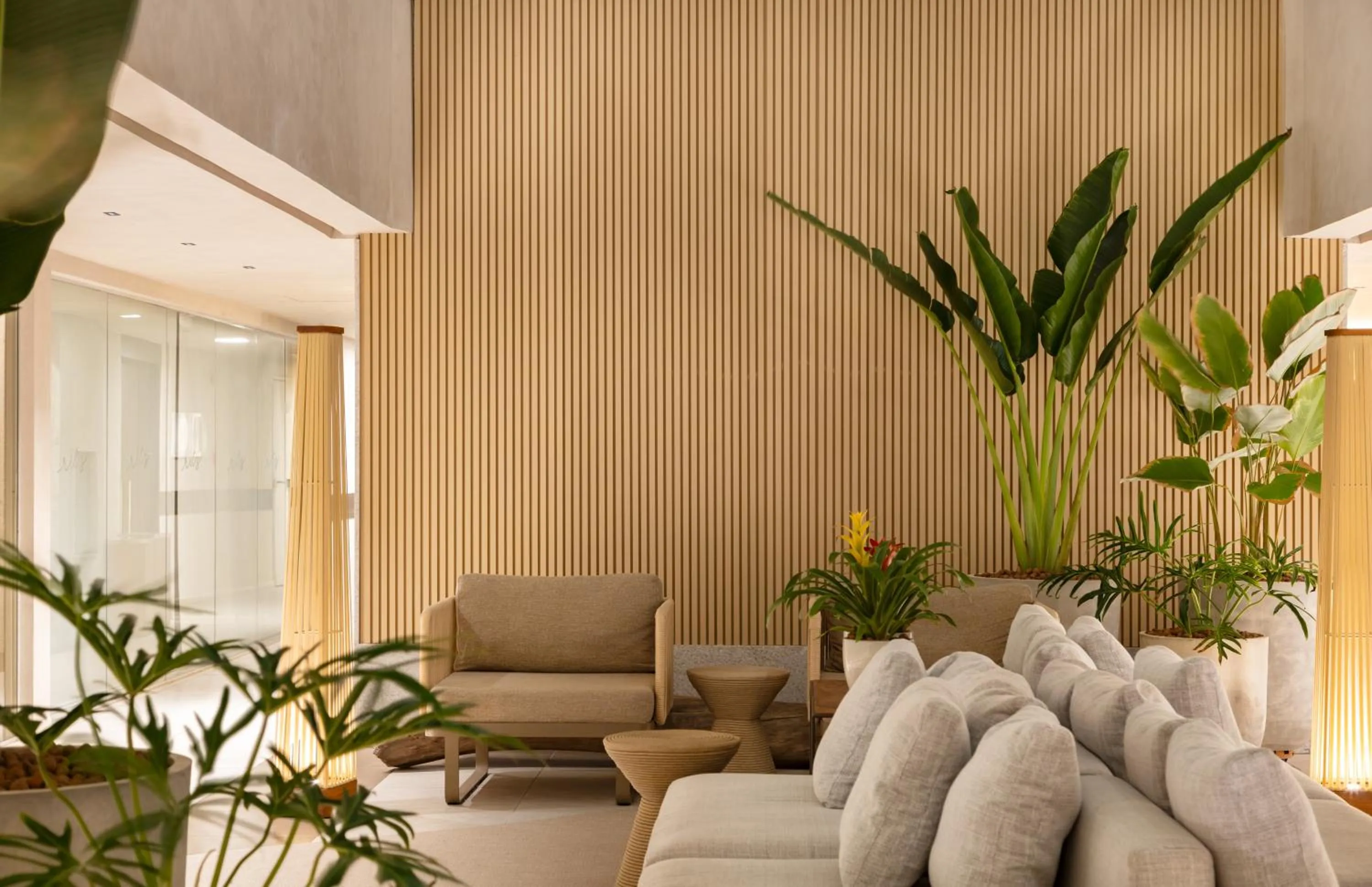 Lounge or bar in Ritz Suites Grand Hotel Boutique