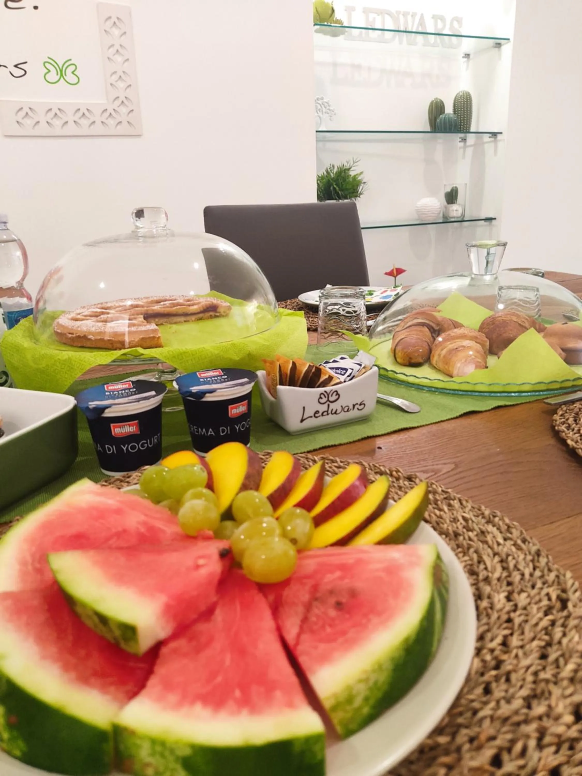 Continental breakfast in Ledwars