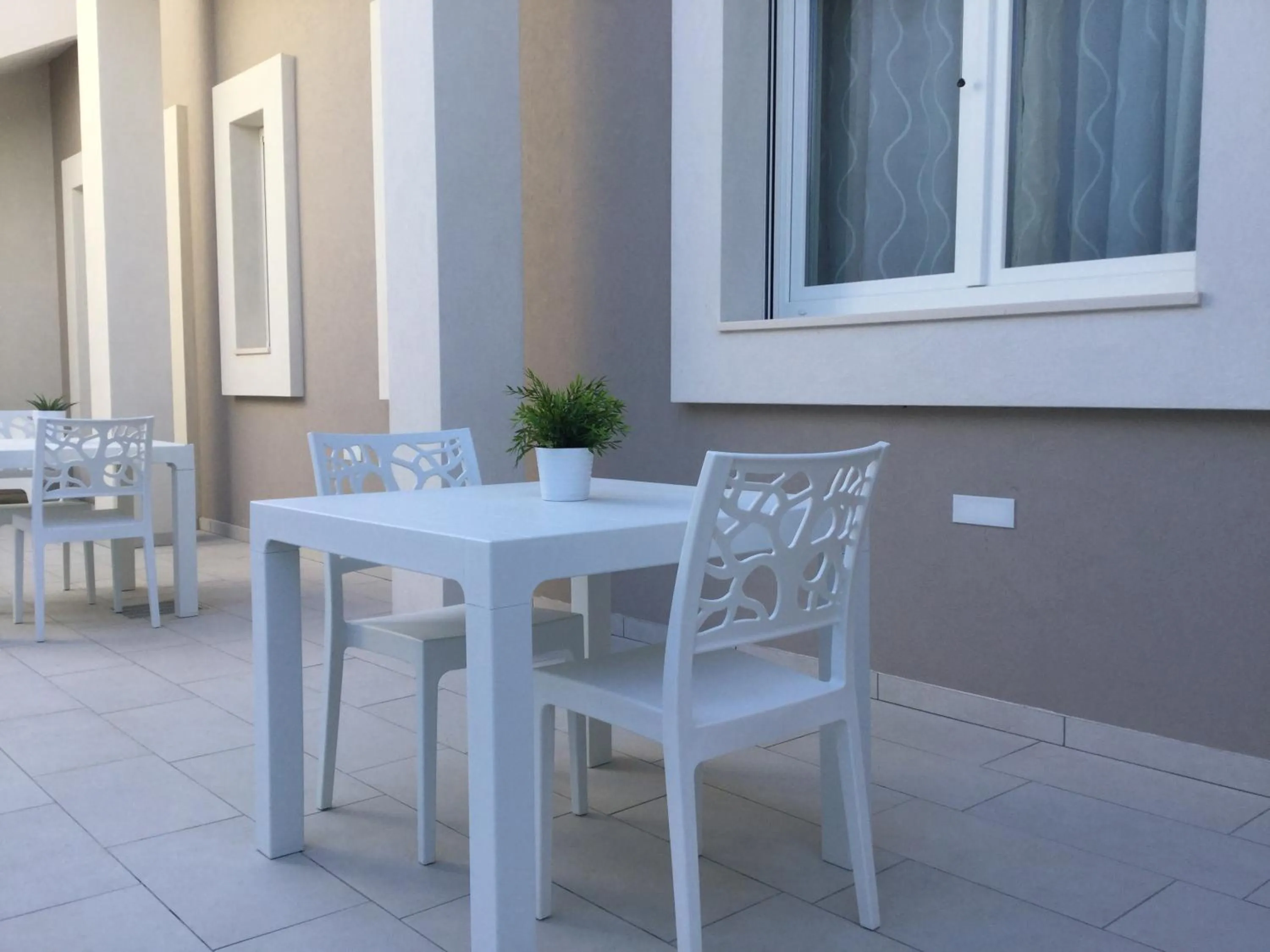 Inner courtyard view in Ledwars