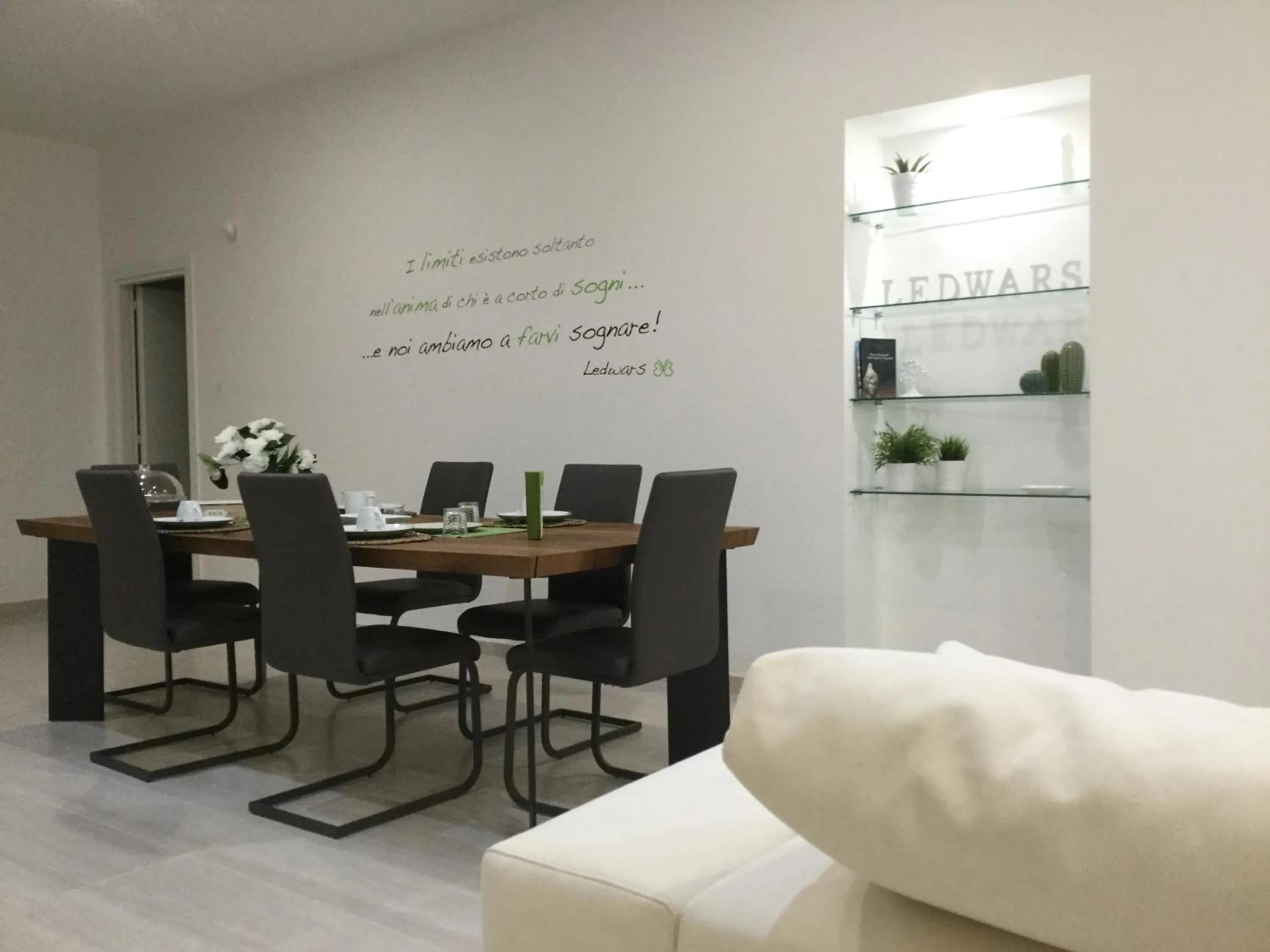 Dining area in Ledwars