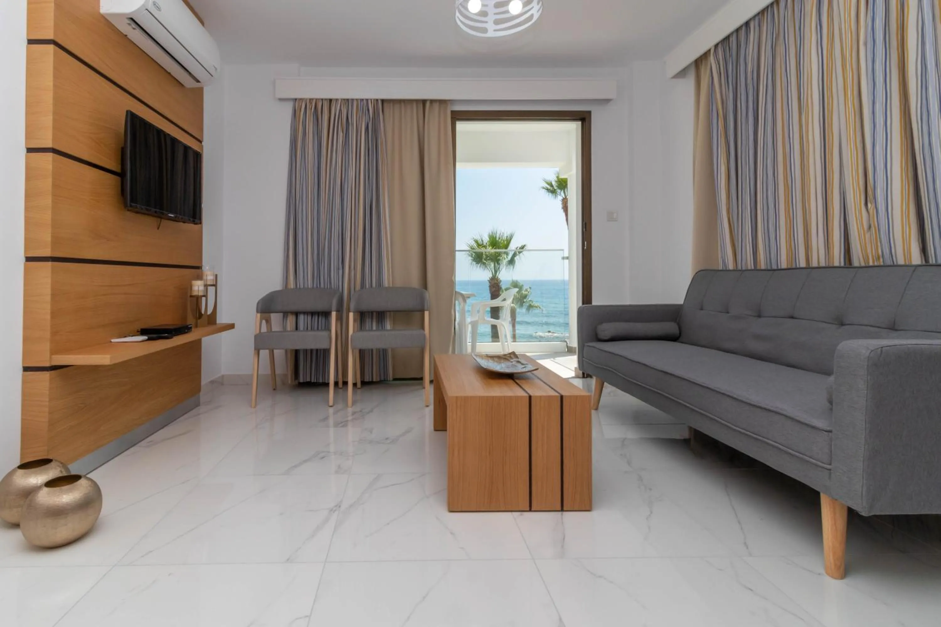 Rododafni Beach Apartments