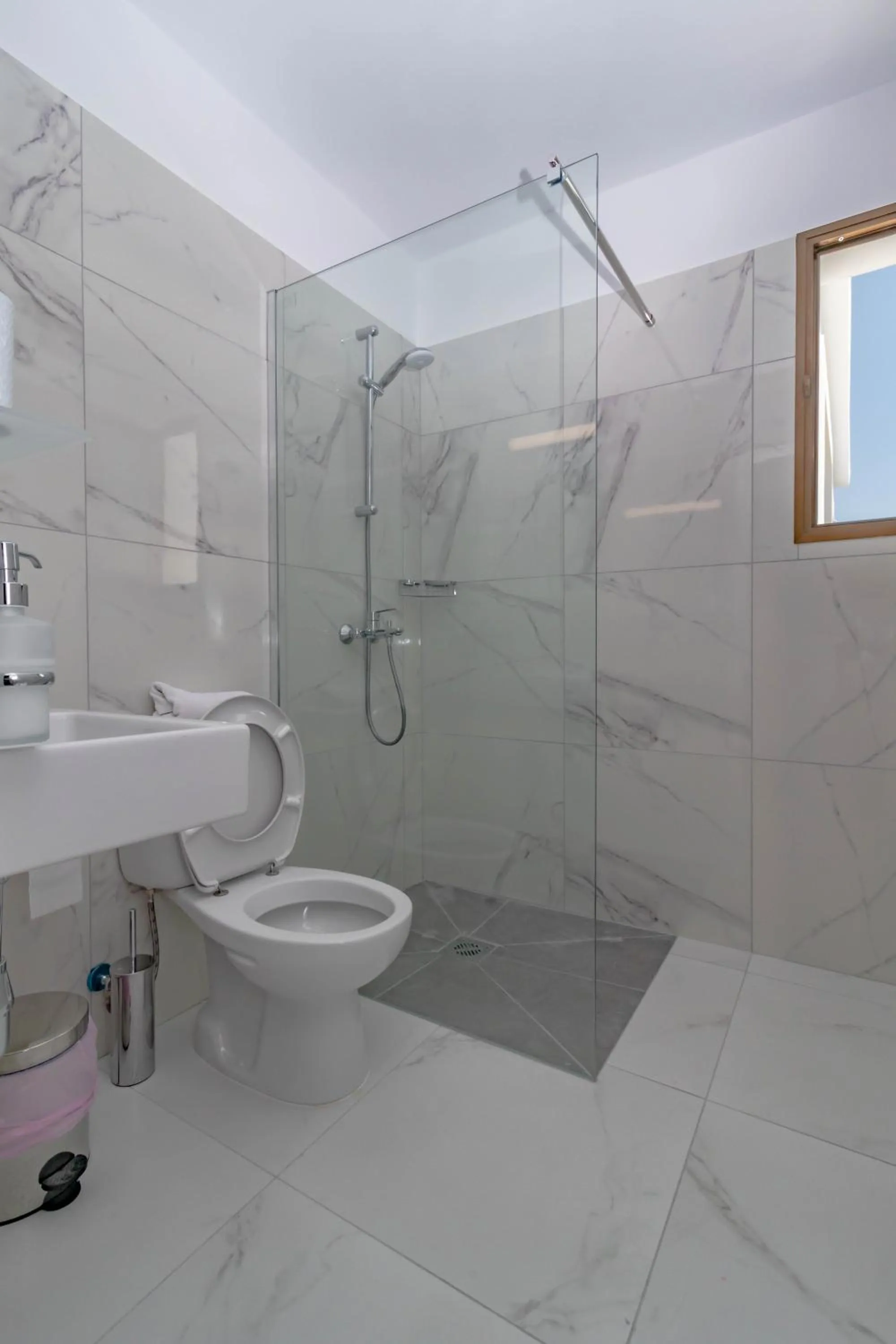 Rododafni Beach Apartments