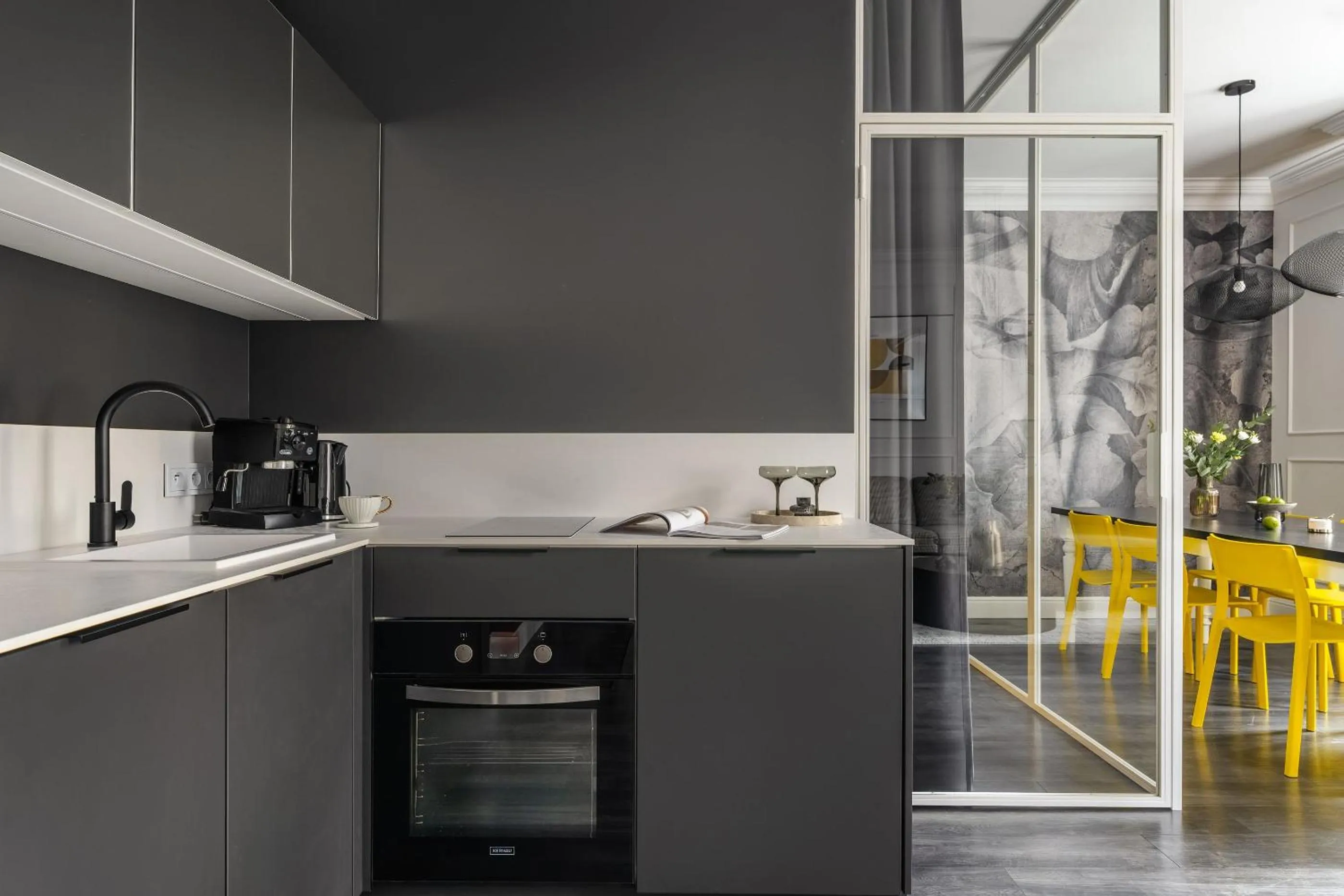 Coffee/tea facilities in District17 - LoftAffair Collection