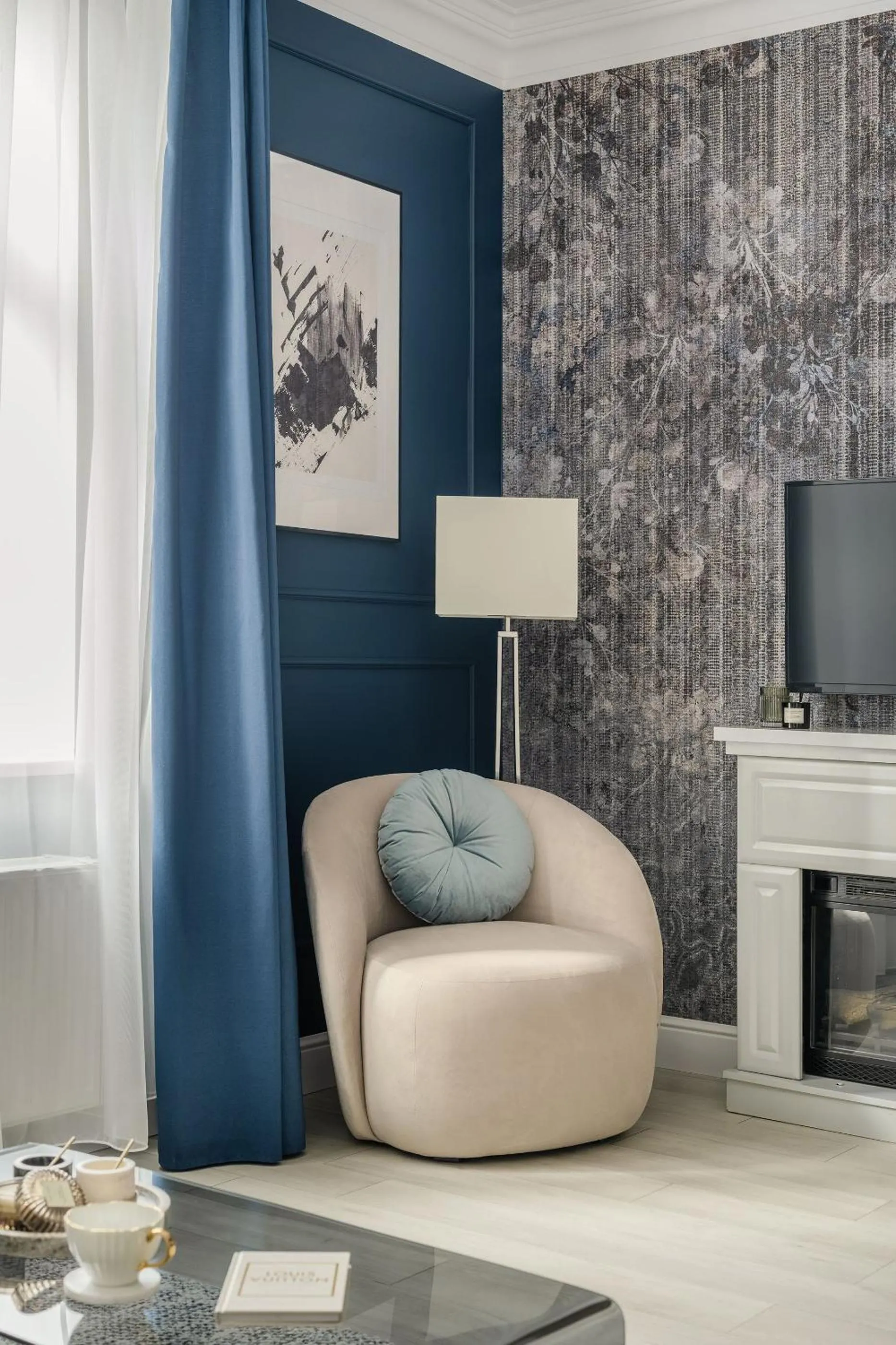 TV and multimedia in District17 - LoftAffair Collection