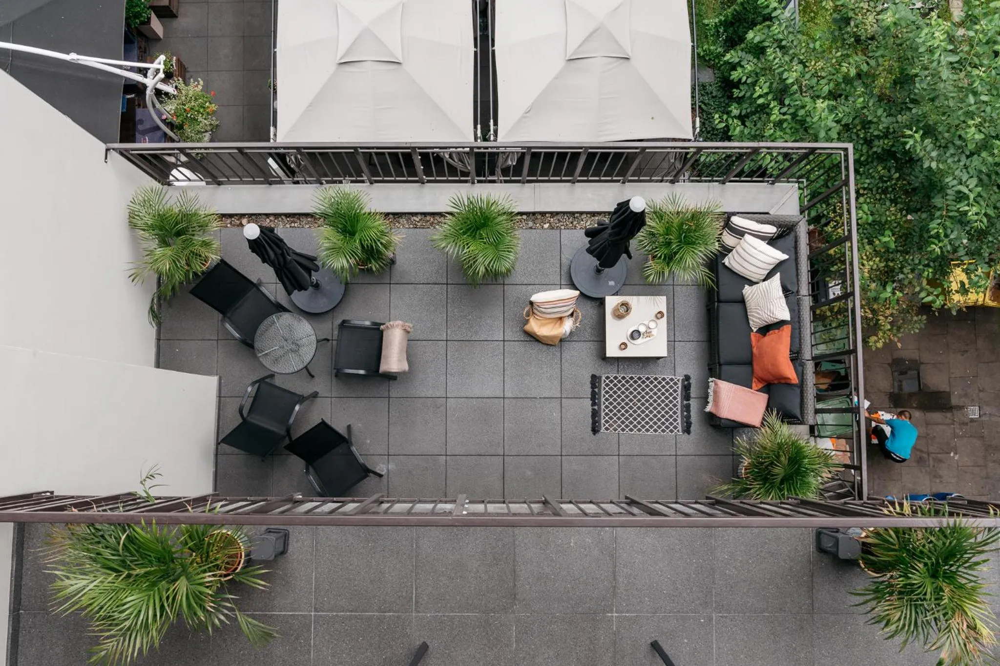 Patio in District17 - LoftAffair Collection