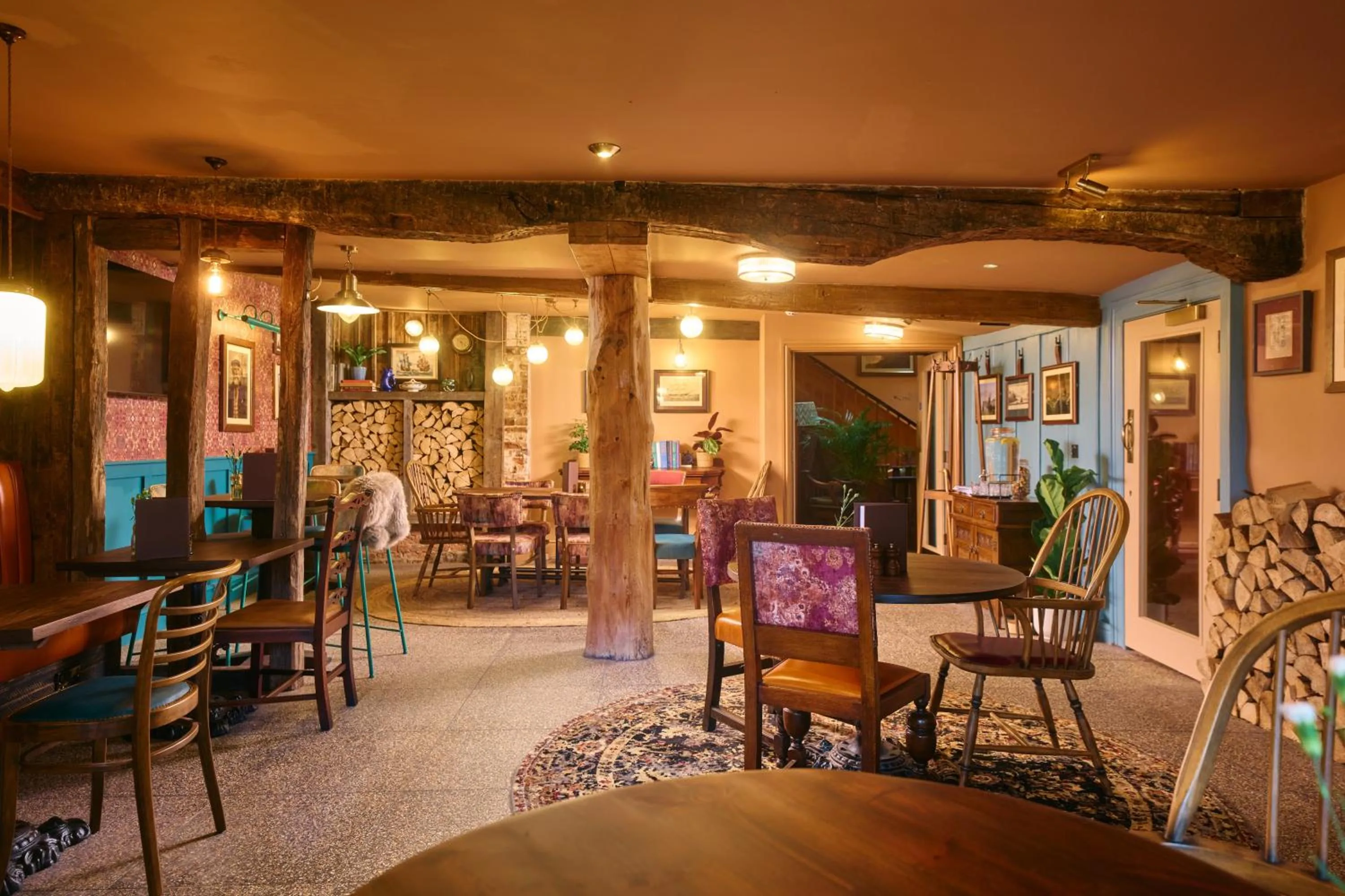 Restaurant/places to eat in The Royal Castle