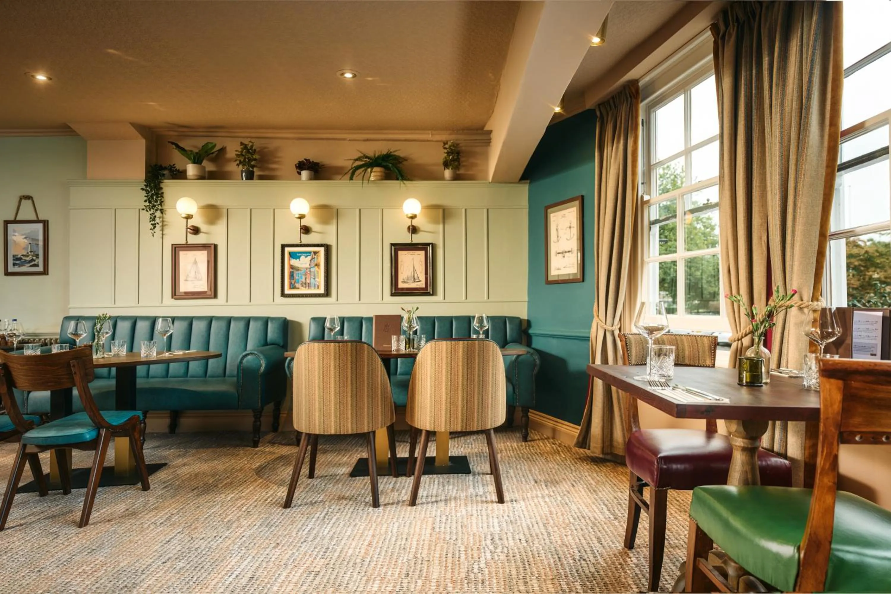 Restaurant/places to eat in The Royal Castle