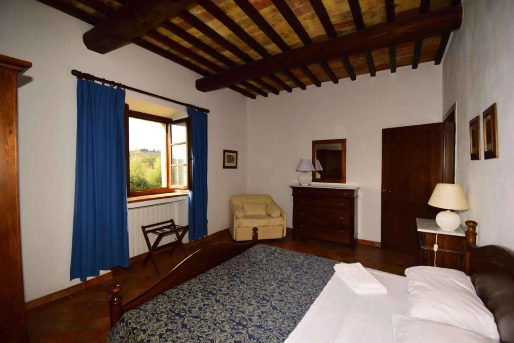 Photo of the whole room, Bed in Le Rocche Di Valiano