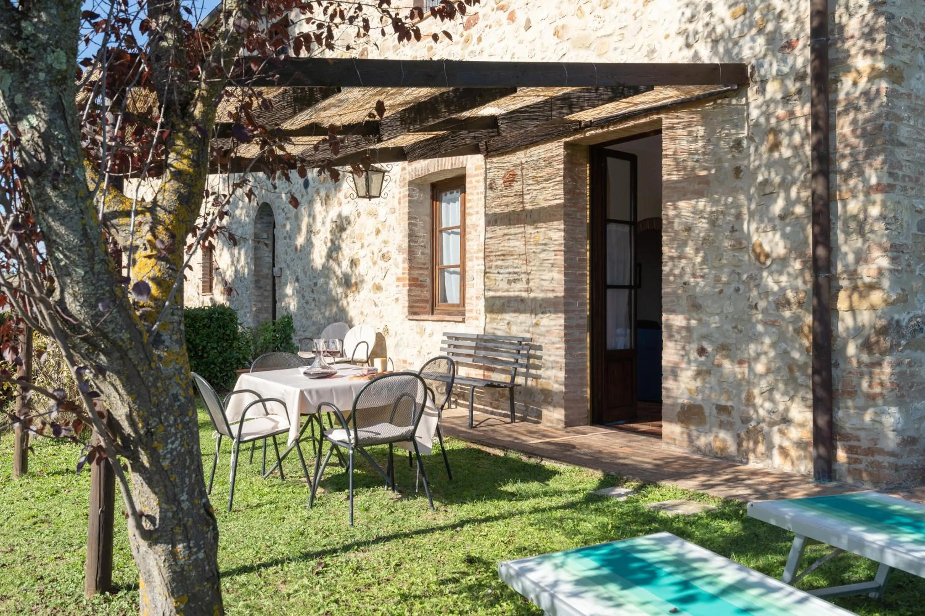 Patio in Le Rocche Di Valiano