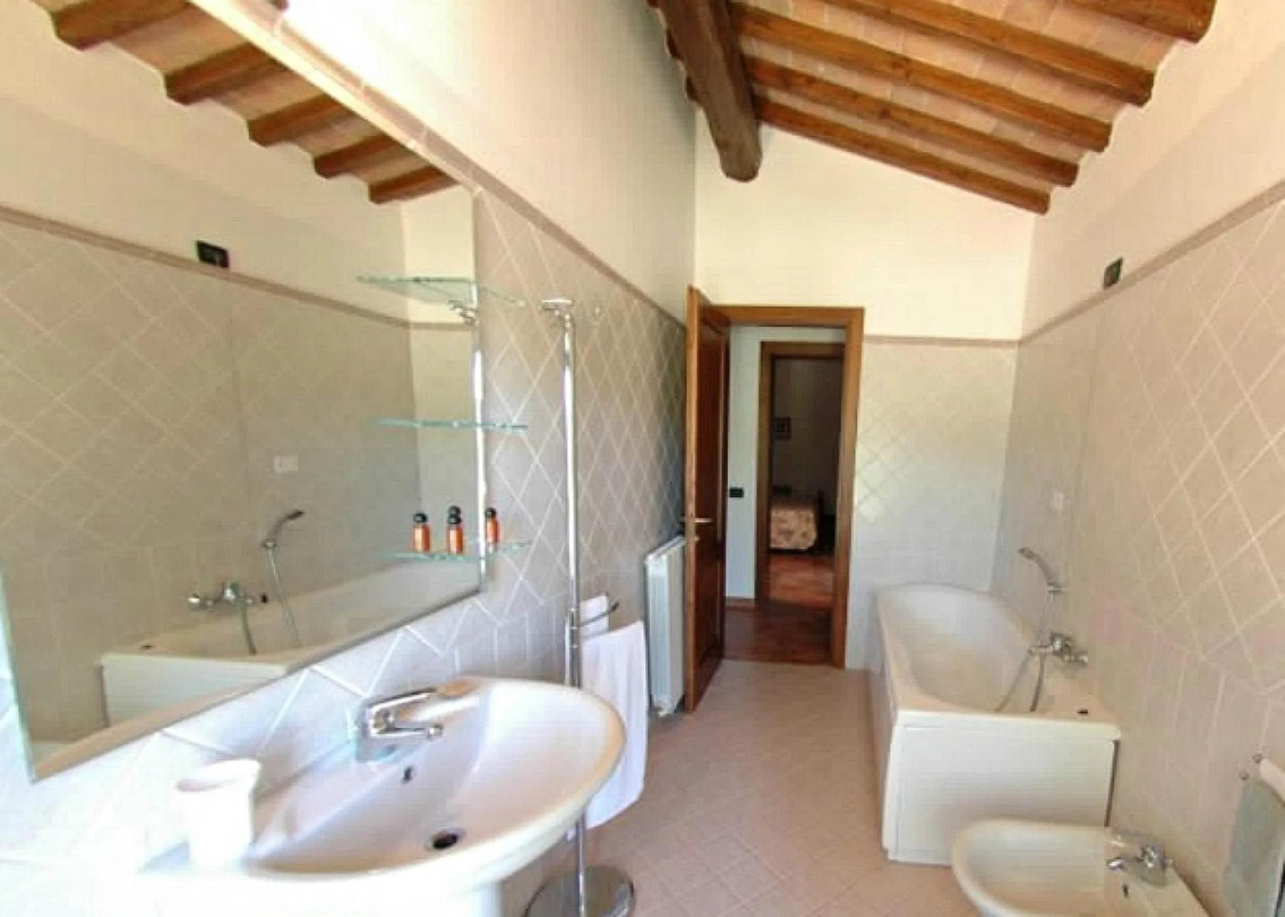Bathroom in Le Rocche Di Valiano