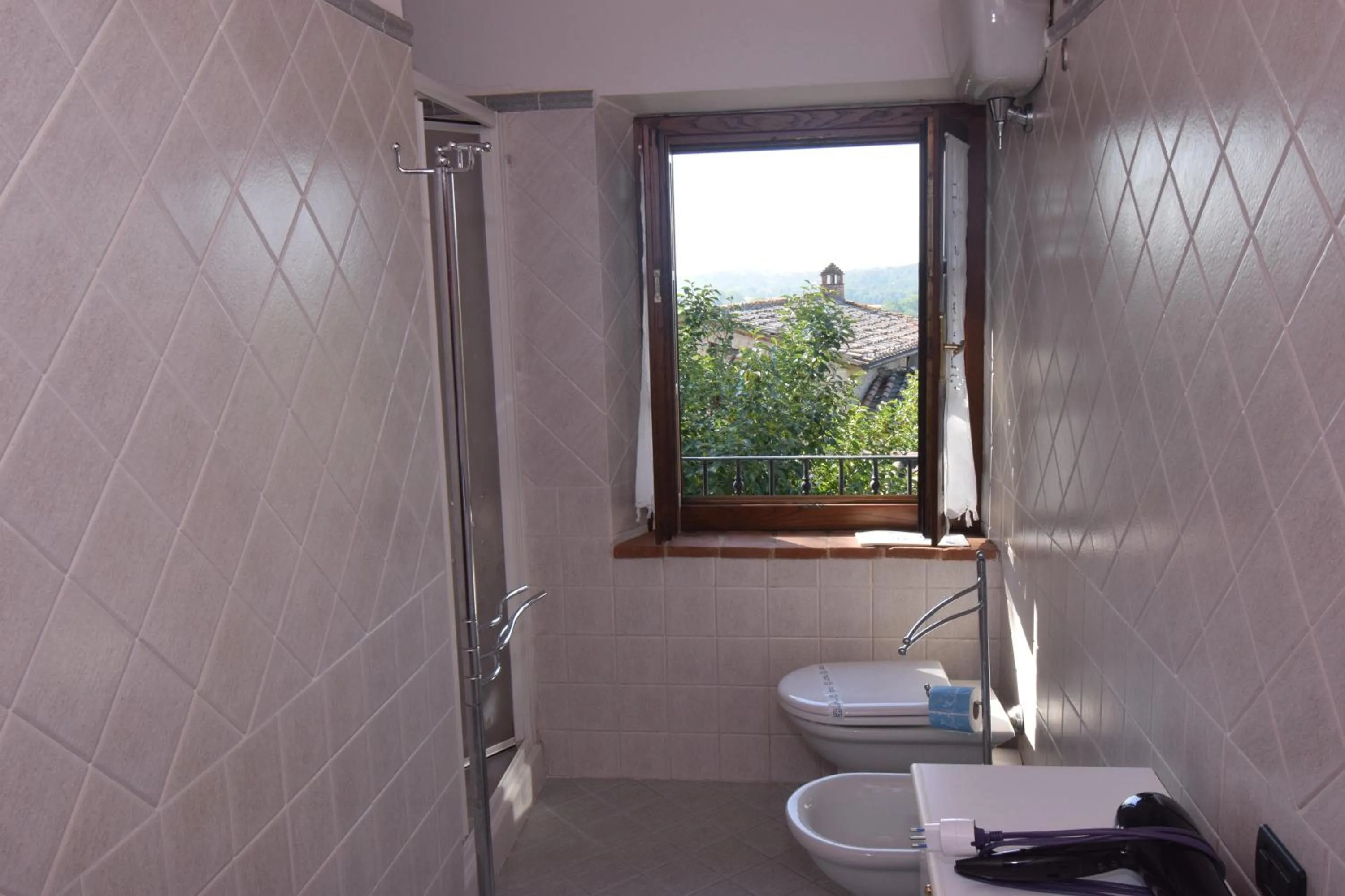 Bathroom in Le Rocche Di Valiano