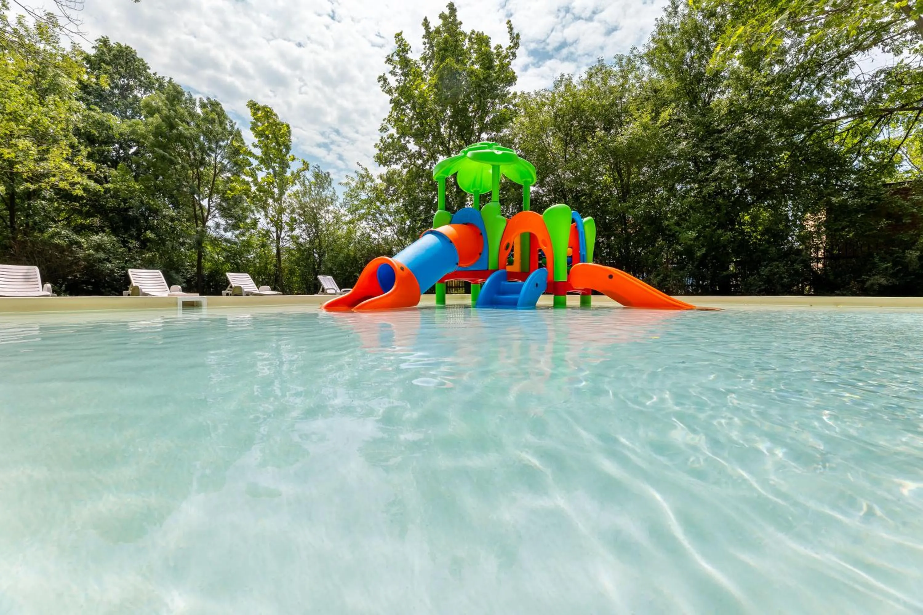 Swimming pool in Thermal Hotel Garden