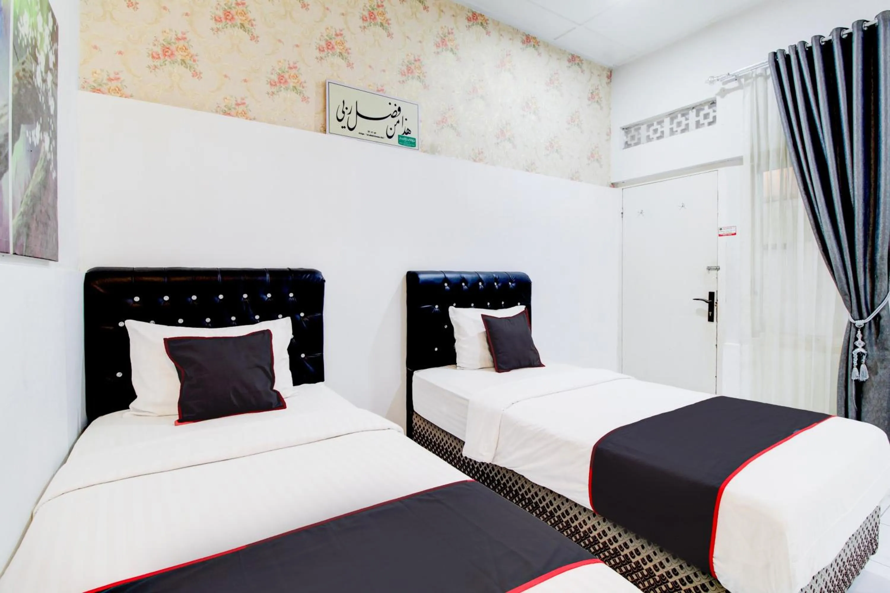 Bedroom, Bed in Hotel O Jalan Jenderal Sudirman Near Imam Bonjol Square