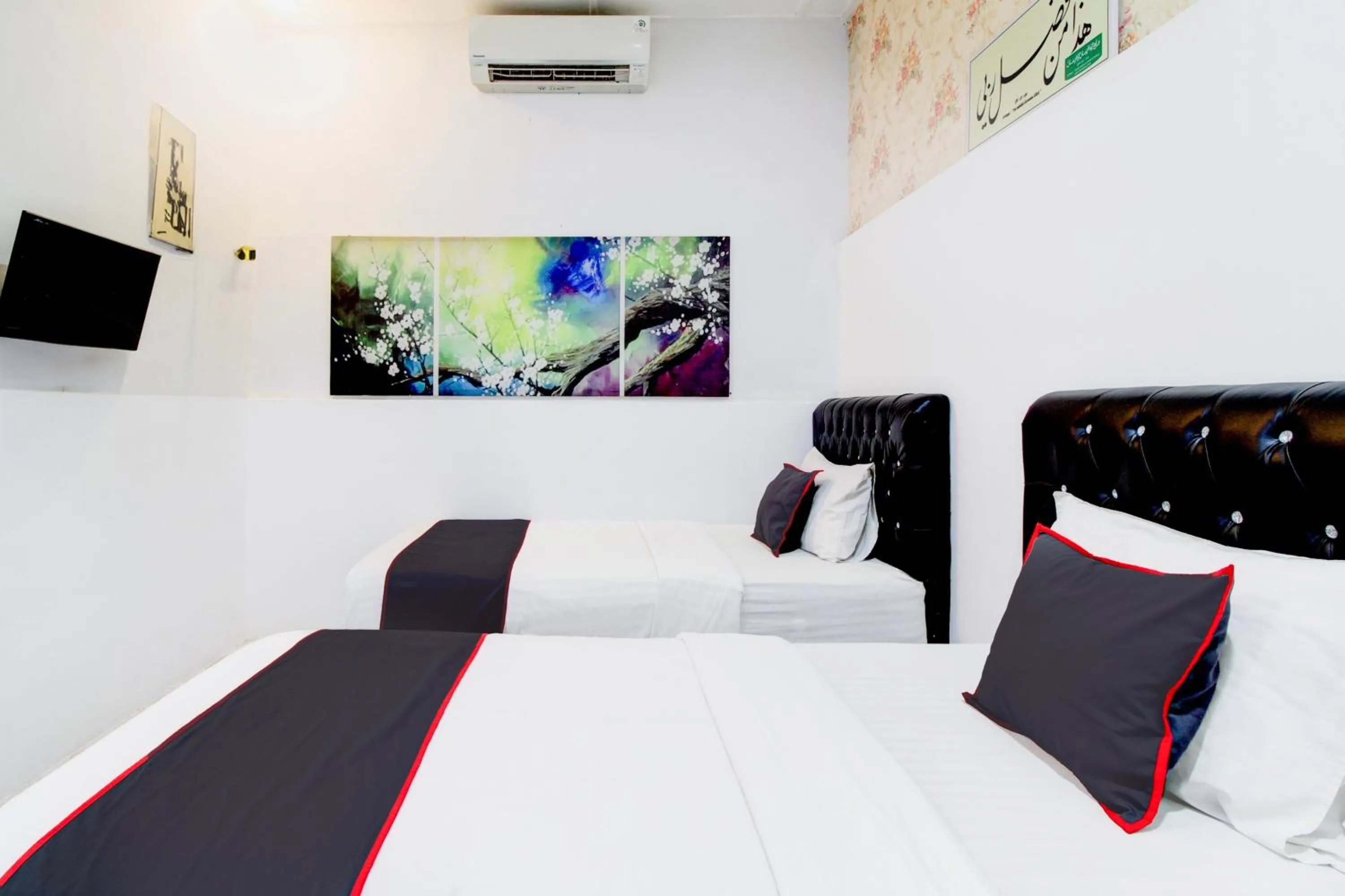 Bedroom, Bed in Hotel O Jalan Jenderal Sudirman Near Imam Bonjol Square