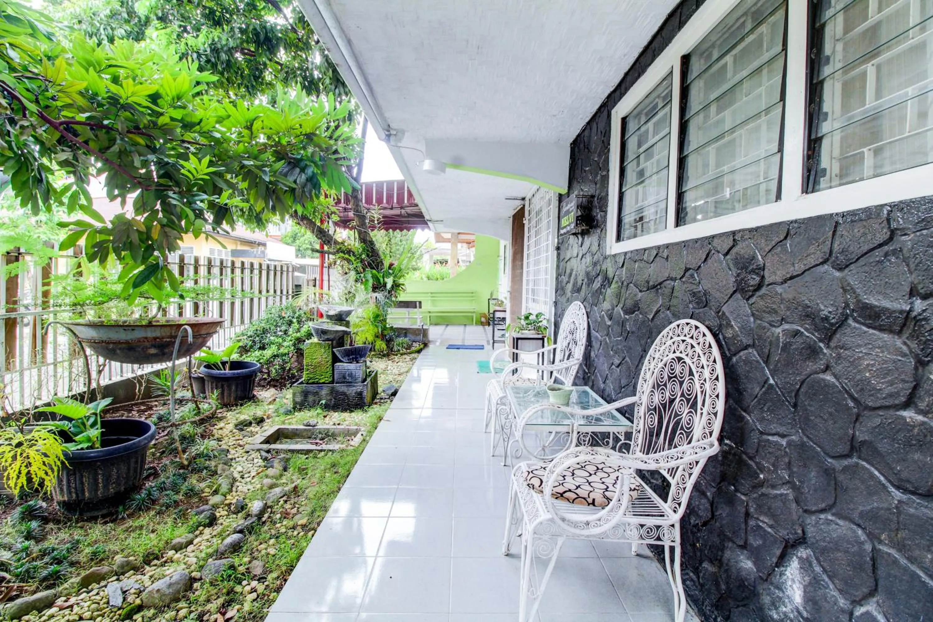 Garden in Hotel O Jalan Jenderal Sudirman Near Imam Bonjol Square