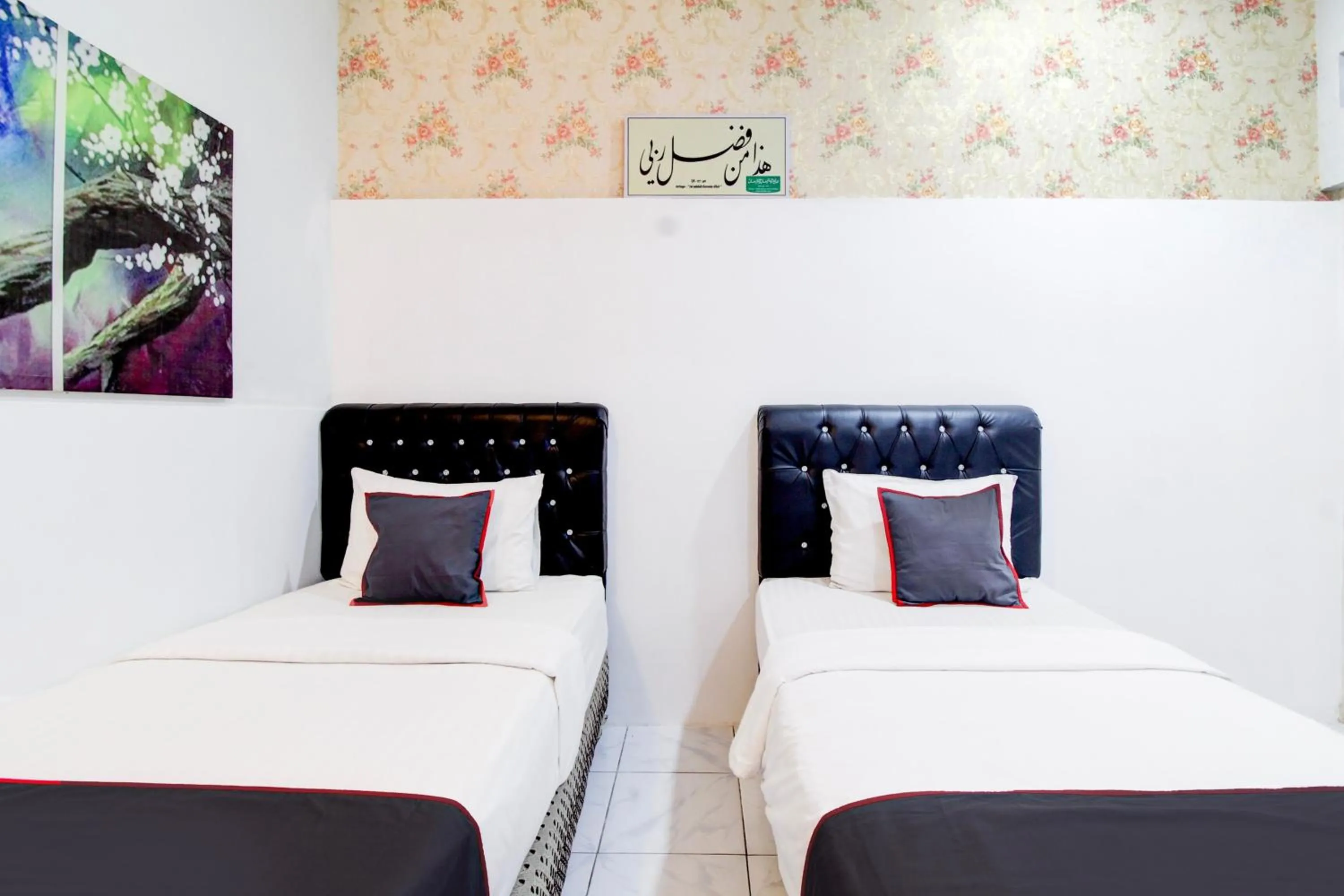 Bedroom, Bed in Hotel O Jalan Jenderal Sudirman Near Imam Bonjol Square