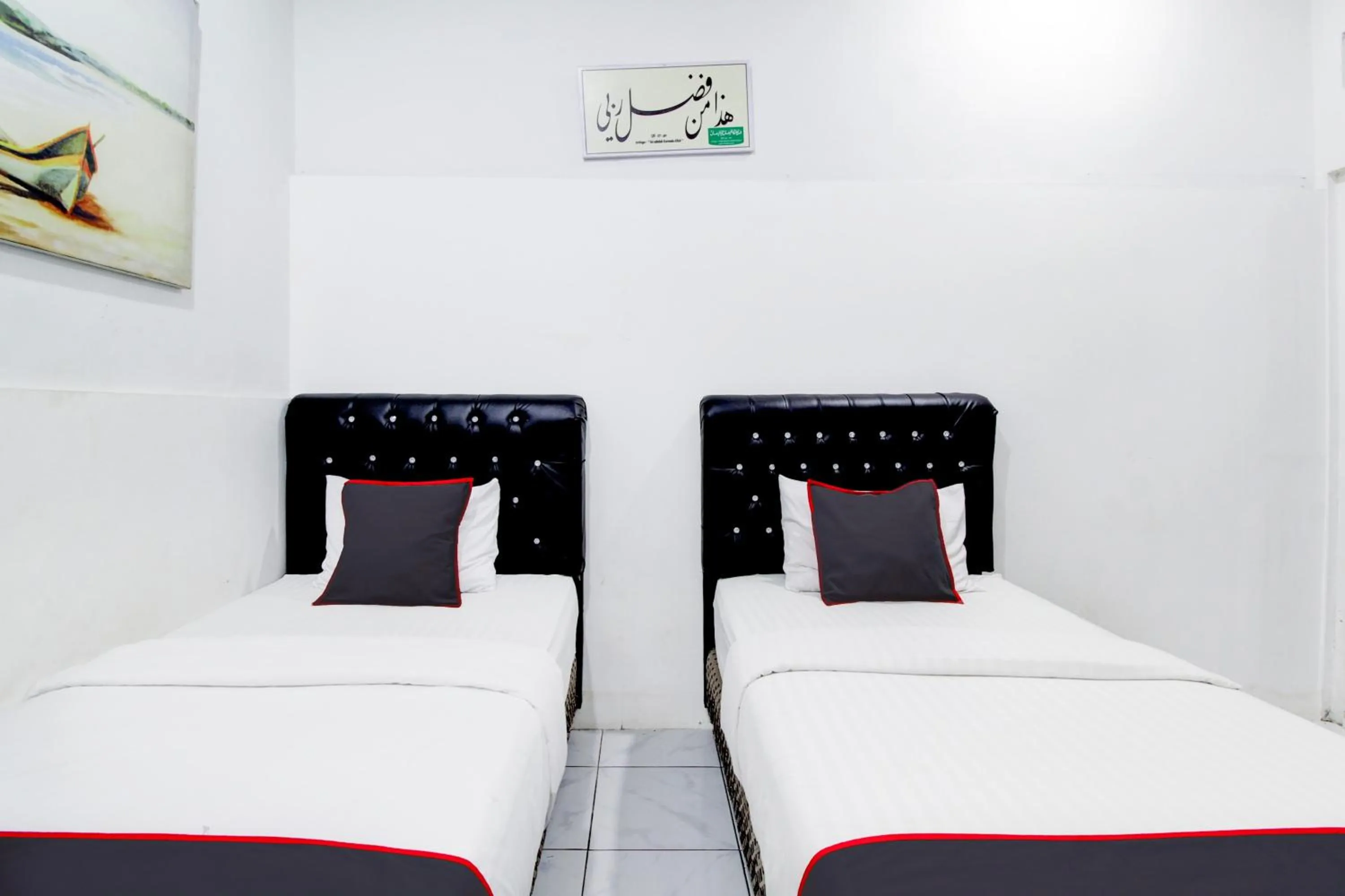 Bedroom, Bed in Hotel O Jalan Jenderal Sudirman Near Imam Bonjol Square