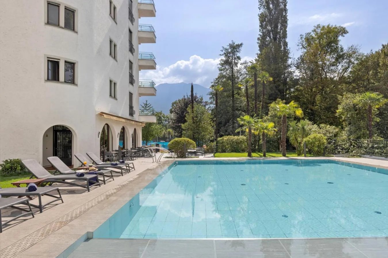Swimming pool in Aparthotel Al Lago