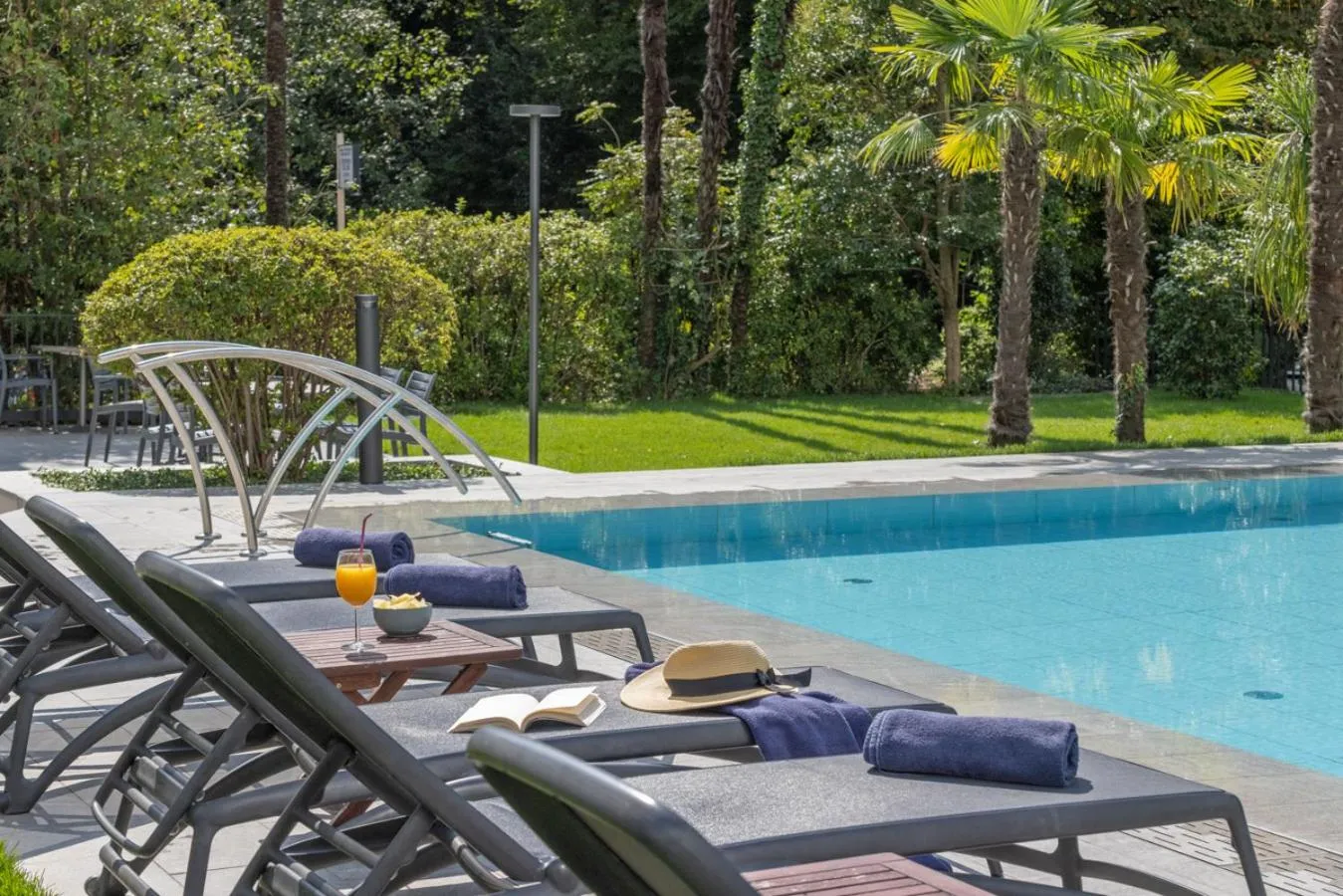 Swimming pool in Aparthotel Al Lago