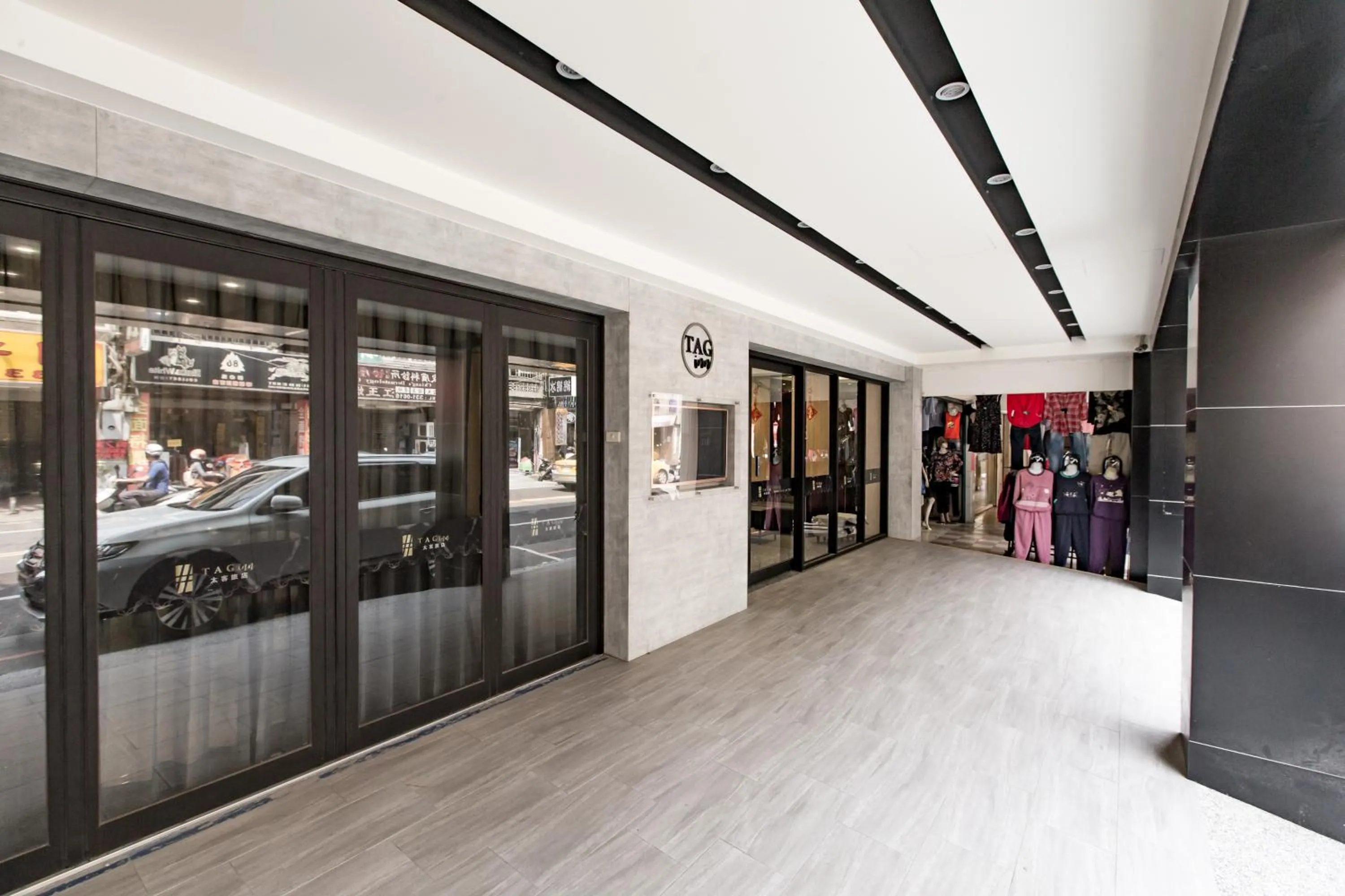 Facade/entrance in Tag inn