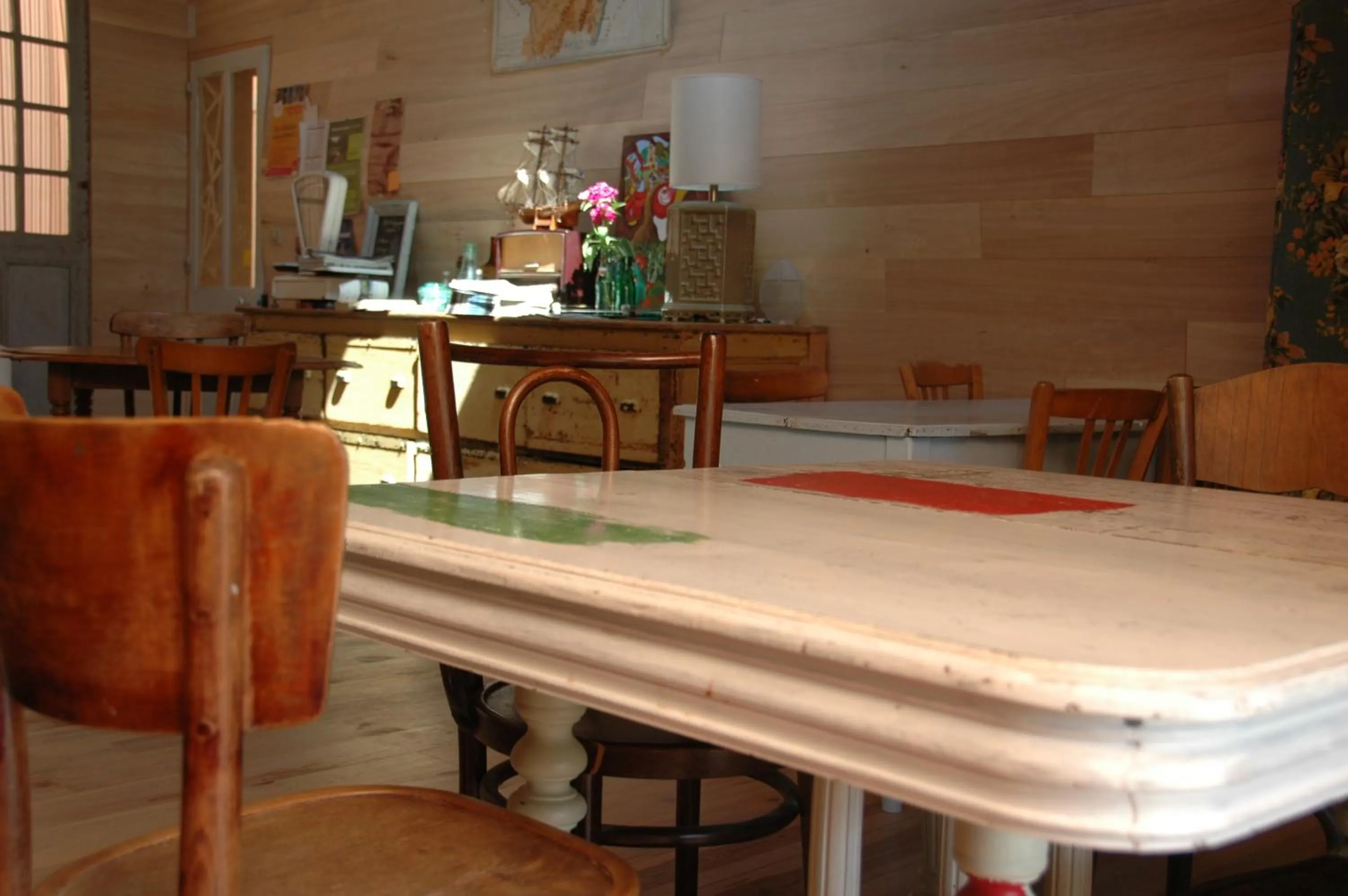 Dining area in Le Clos de l'Abbaye