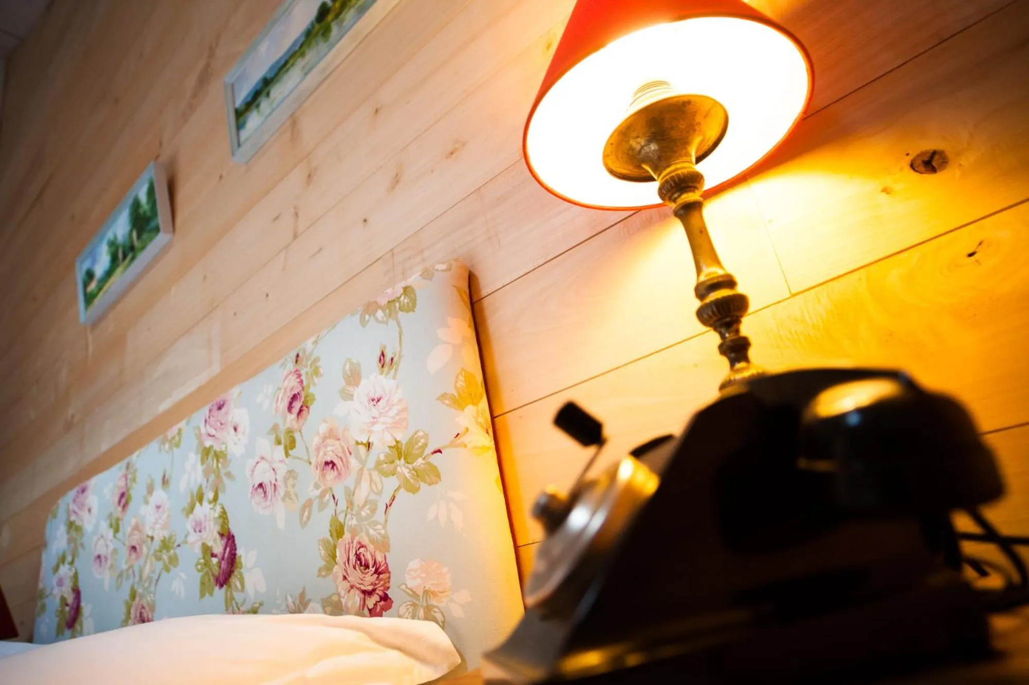 Decorative detail, Bed in Le Clos de l'Abbaye