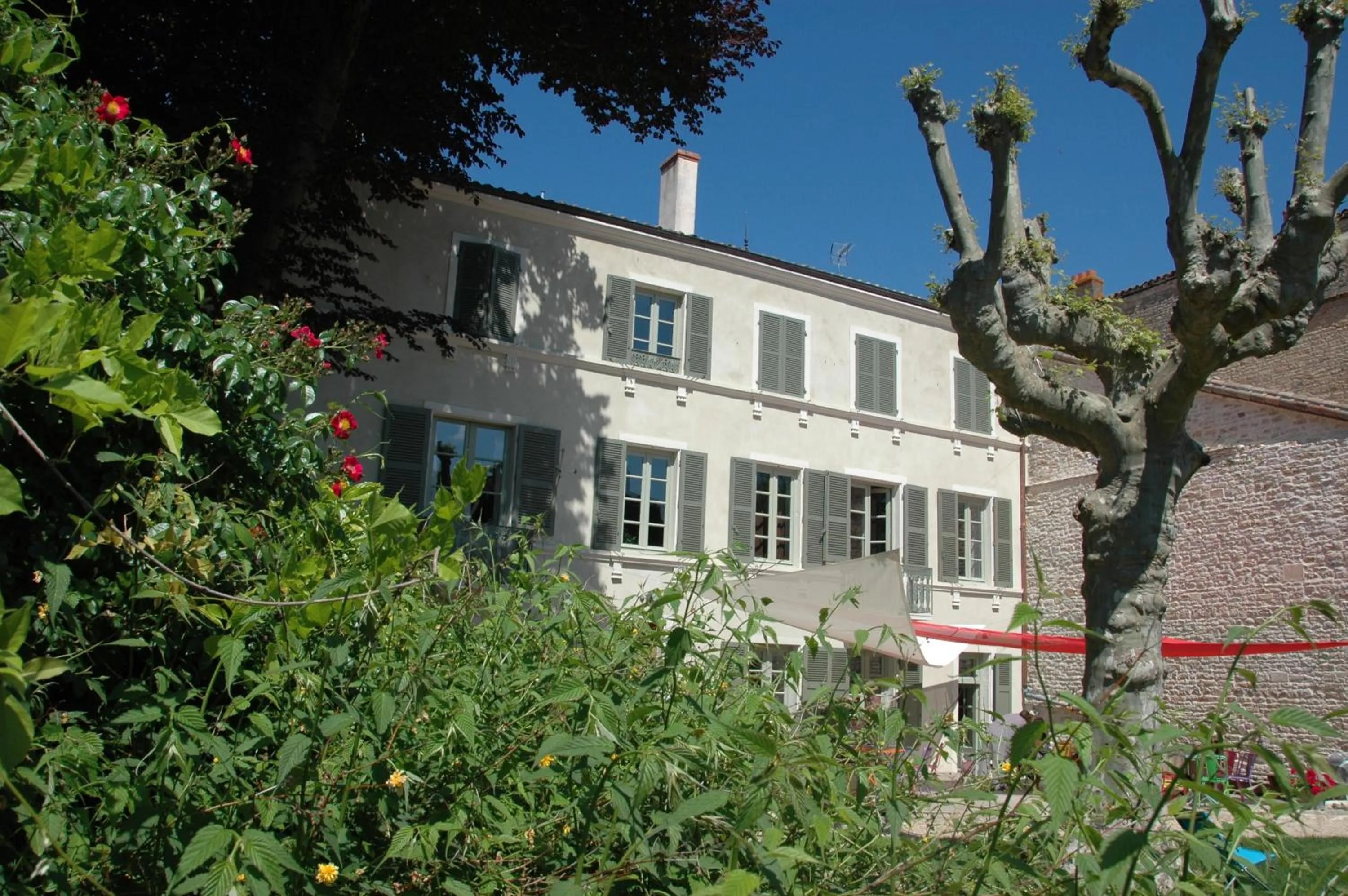 Property building in Le Clos de l'Abbaye
