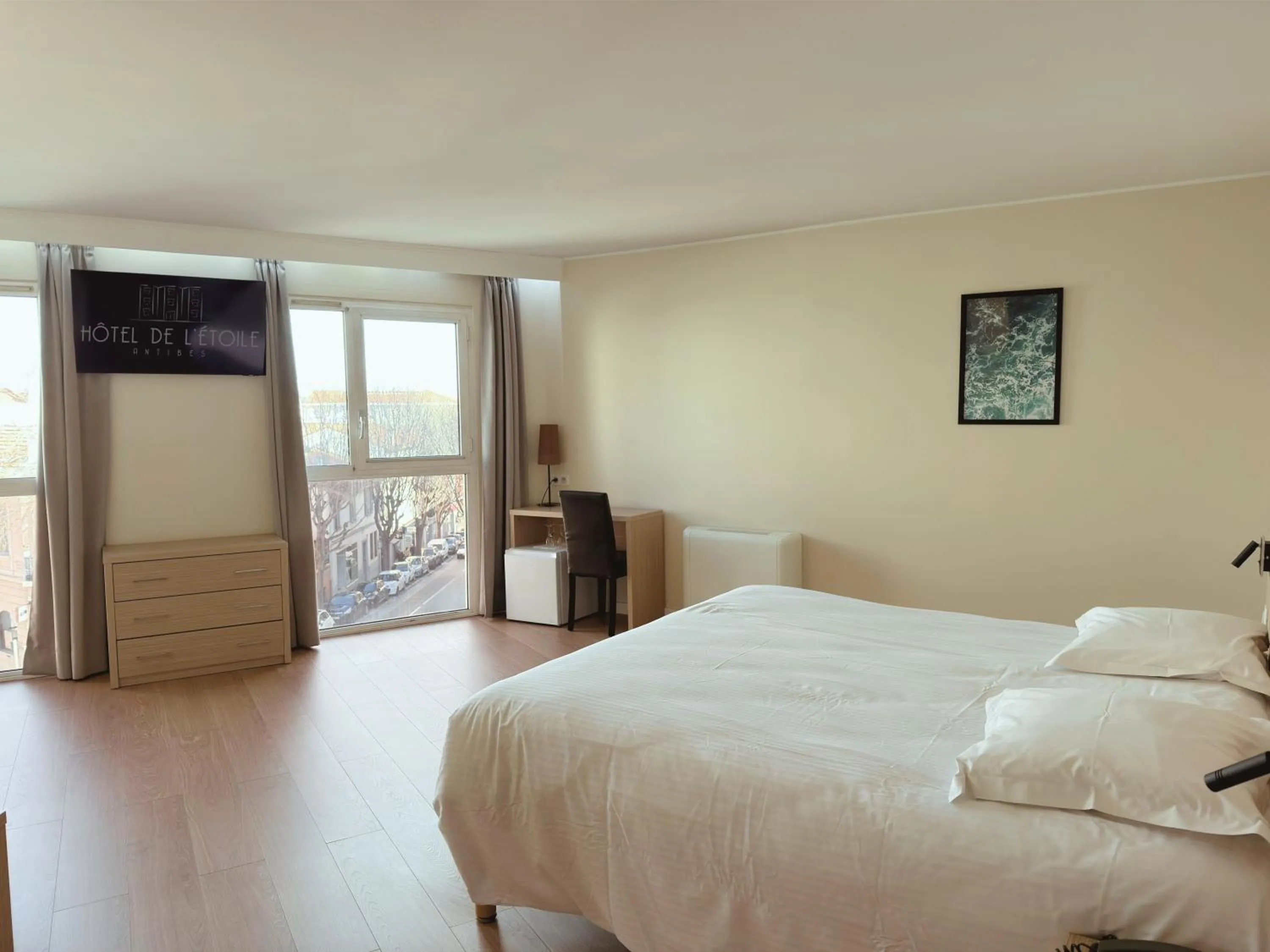 Bed in Hôtel de l'Étoile