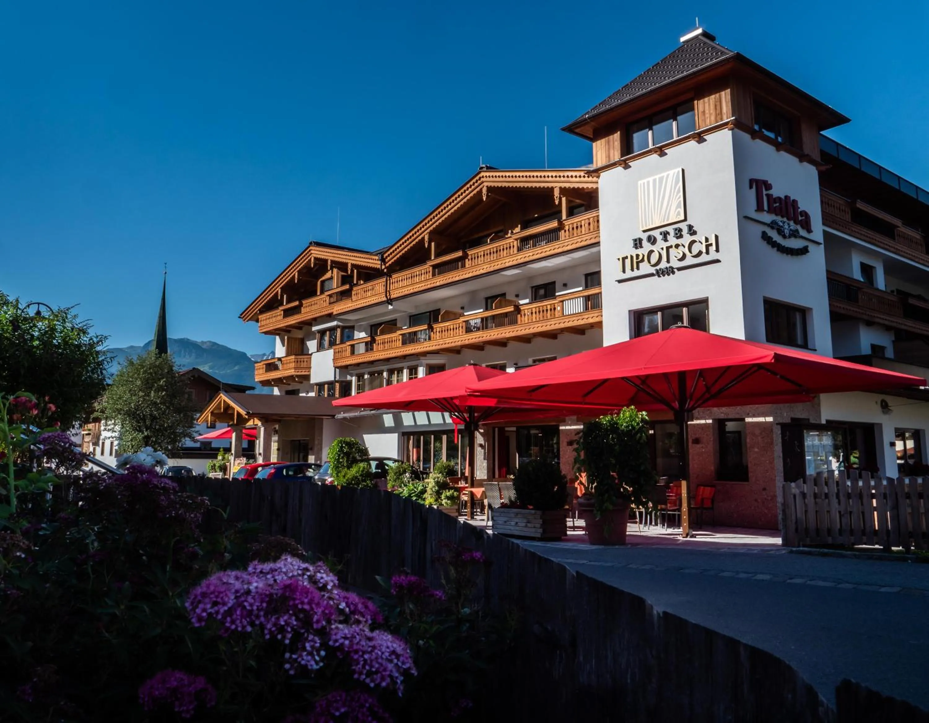 Facade/entrance in Hotel Tipotsch