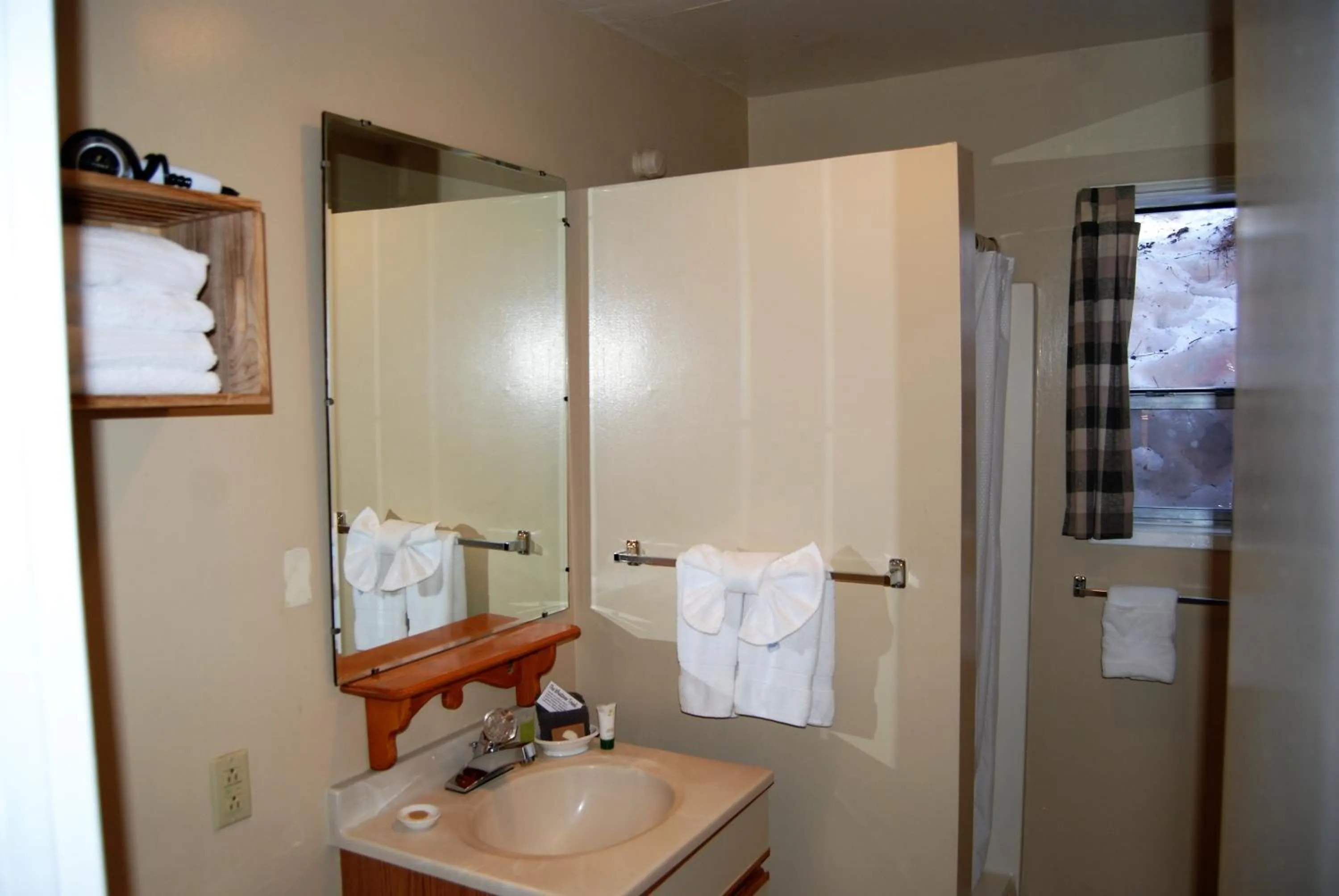 Bathroom in Edelweiss Lodge