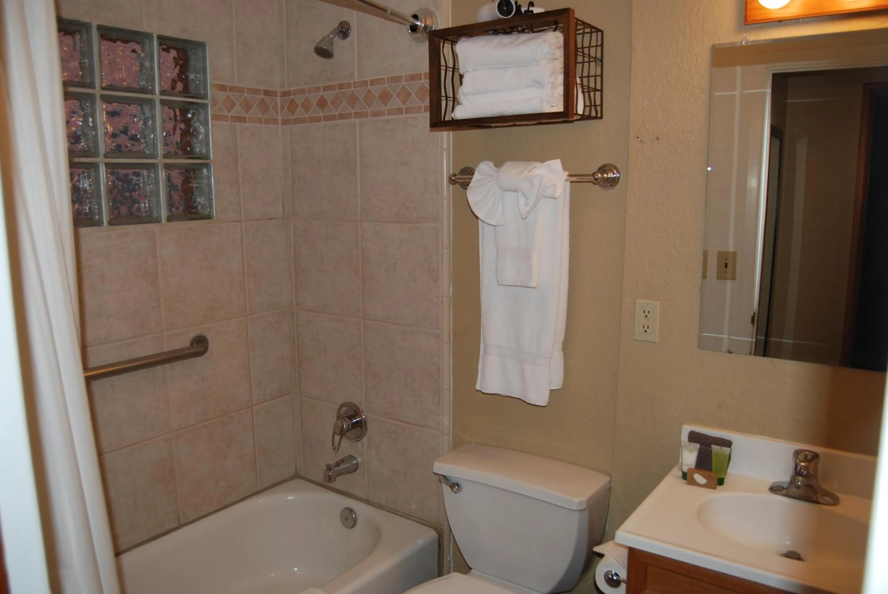 Bathroom in Edelweiss Lodge