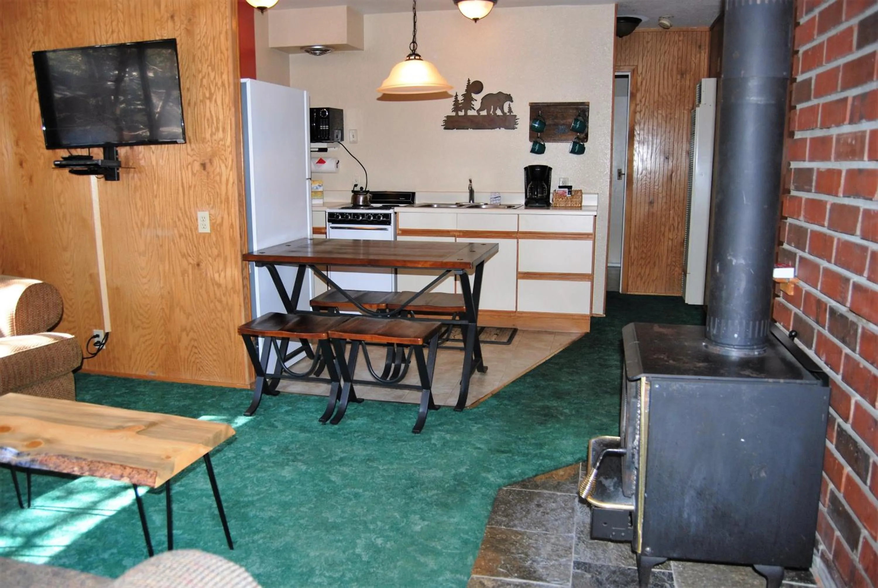 Kitchen or kitchenette in Edelweiss Lodge