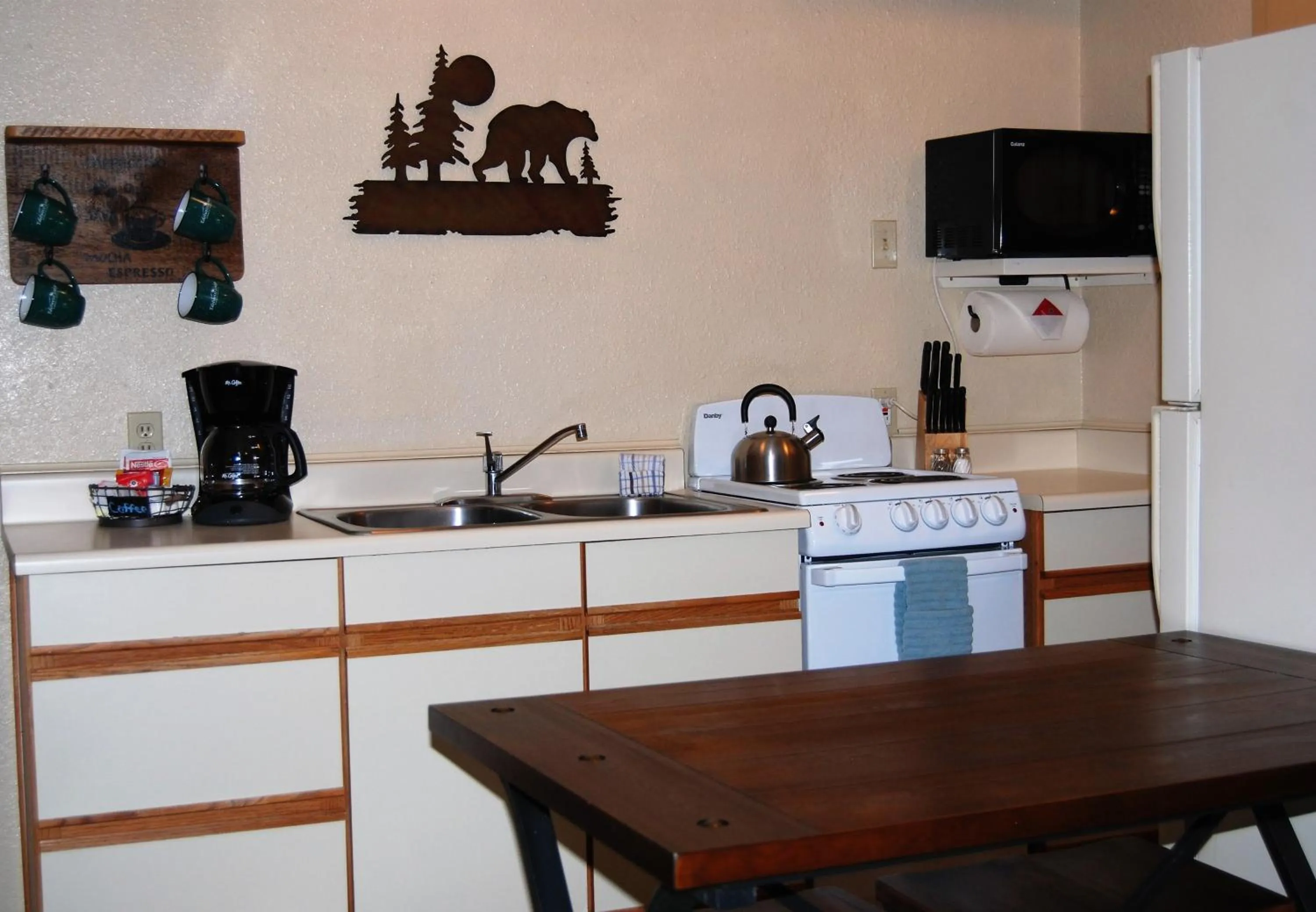 Kitchen or kitchenette in Edelweiss Lodge