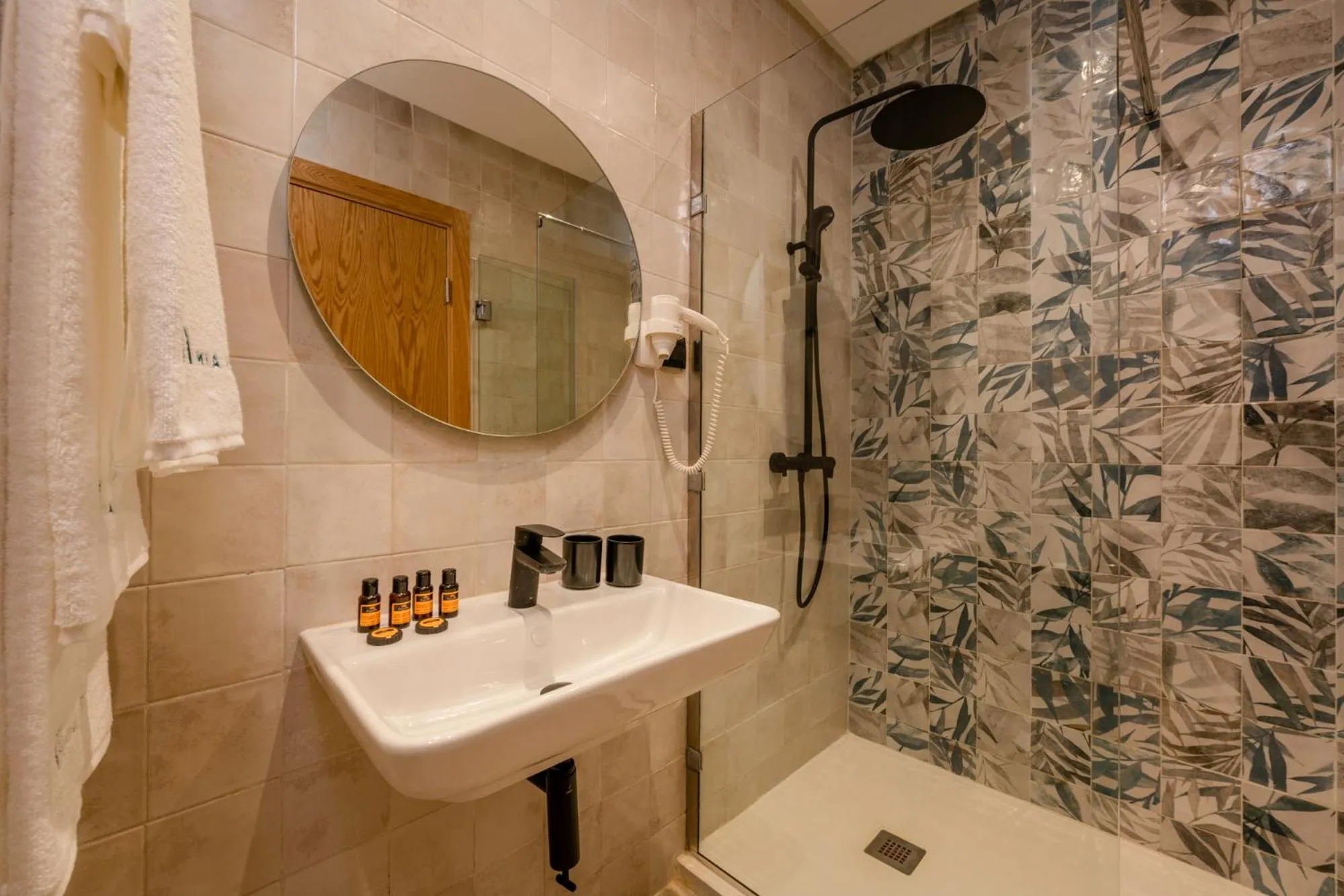 Shower, Bathroom in MIA HOTELS El Jadida