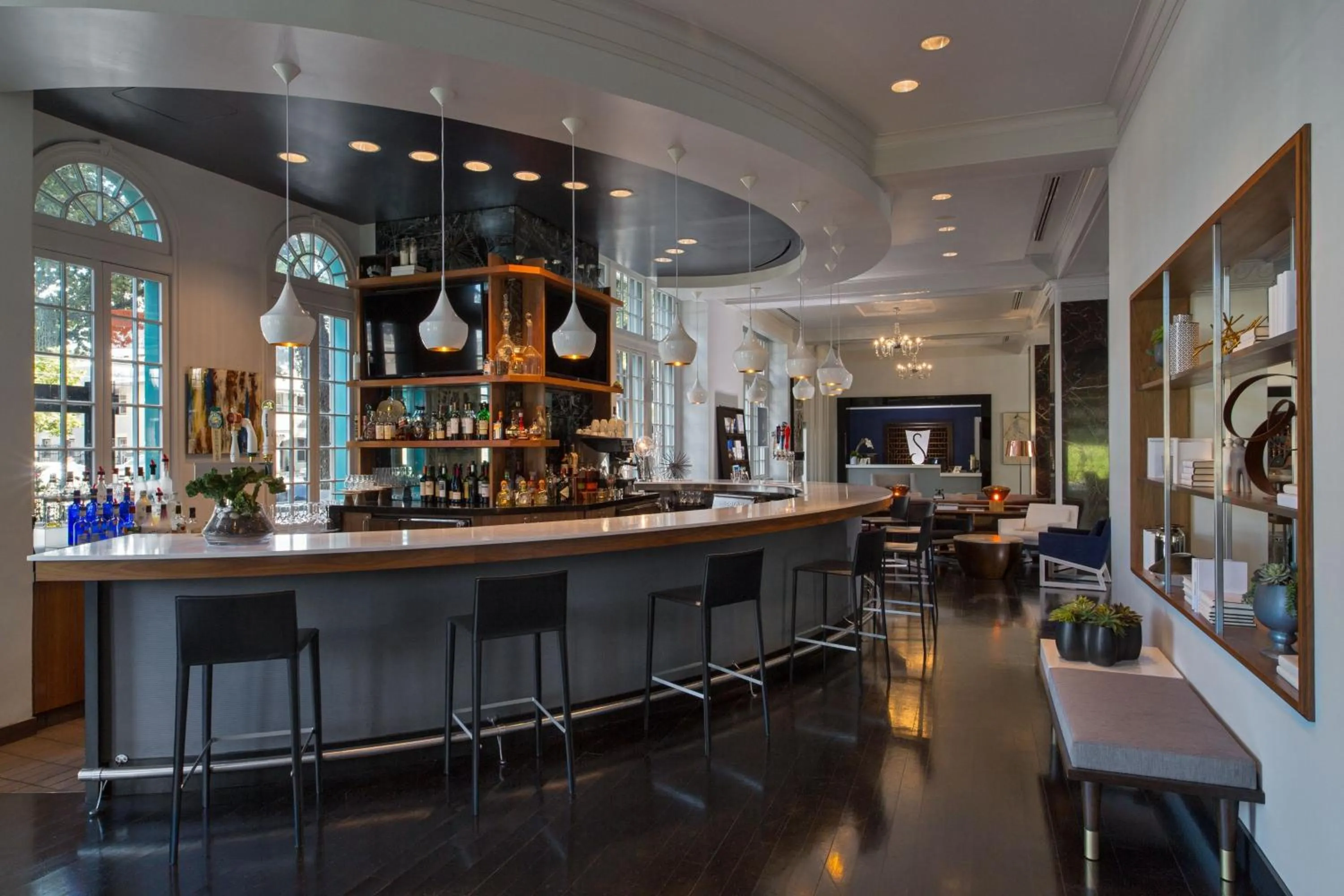 Lounge or bar in Le Meridien Dallas, The Stoneleigh
