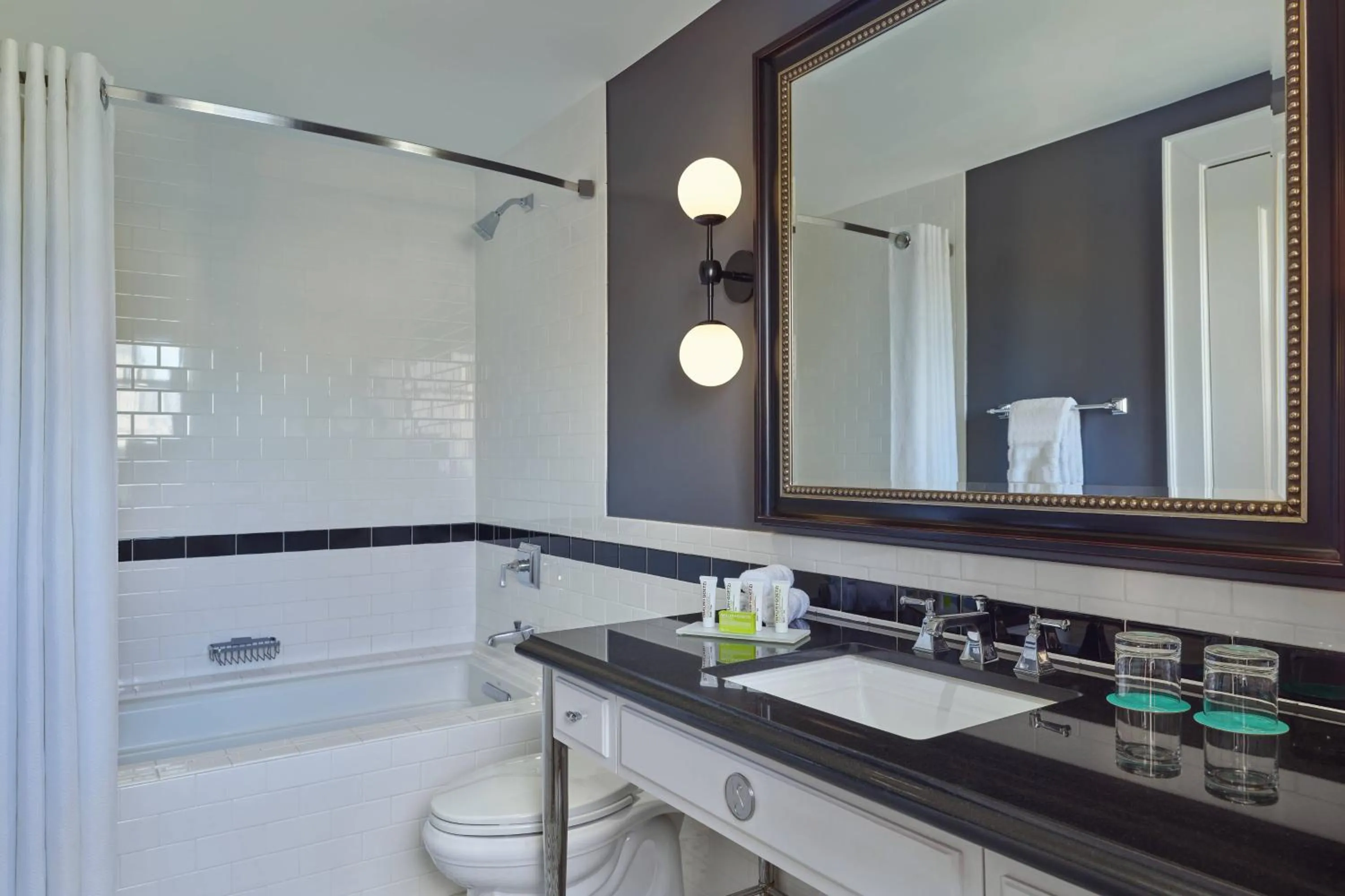 Bathroom in Le Meridien Dallas, The Stoneleigh