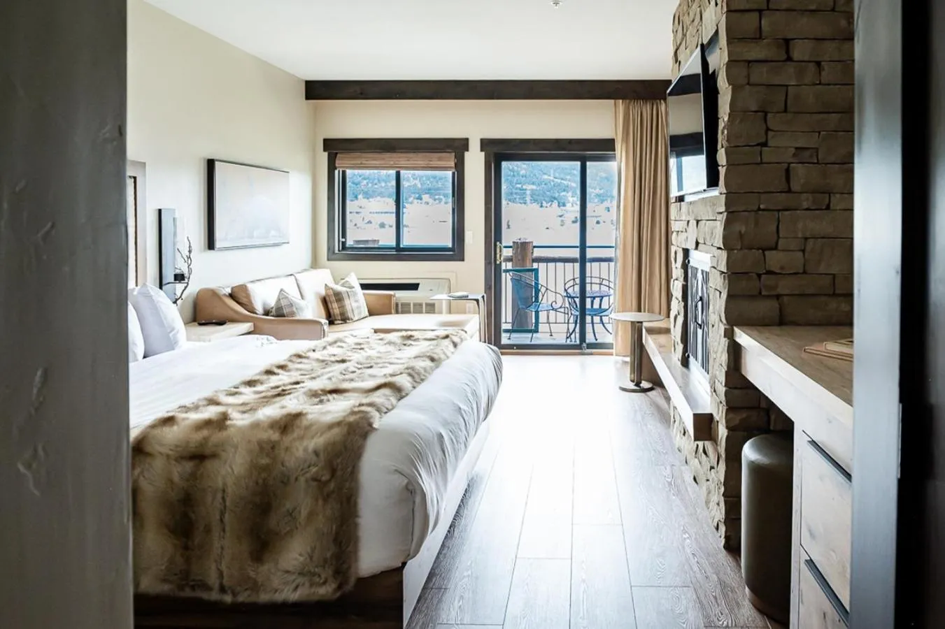 Balcony/Terrace, Bed in The Estes Park Resort