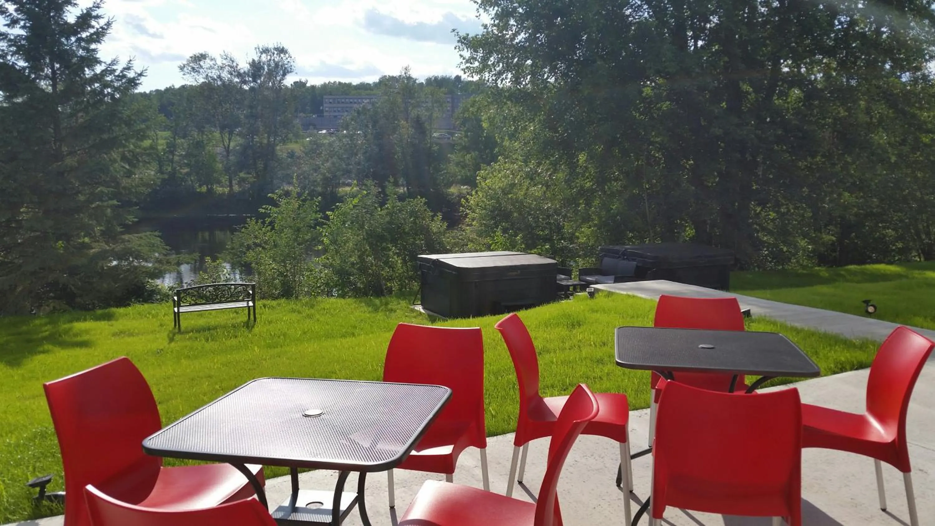 Balcony/Terrace in Super 8 by Wyndham Mont Laurier