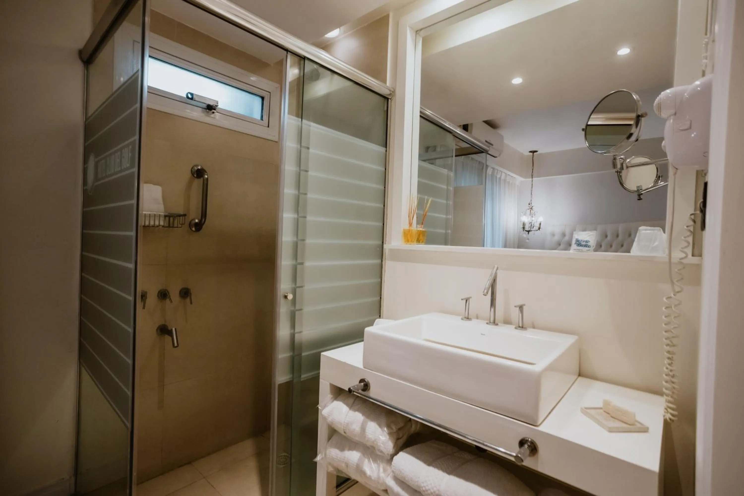 Shower in Hotel Club del Golf