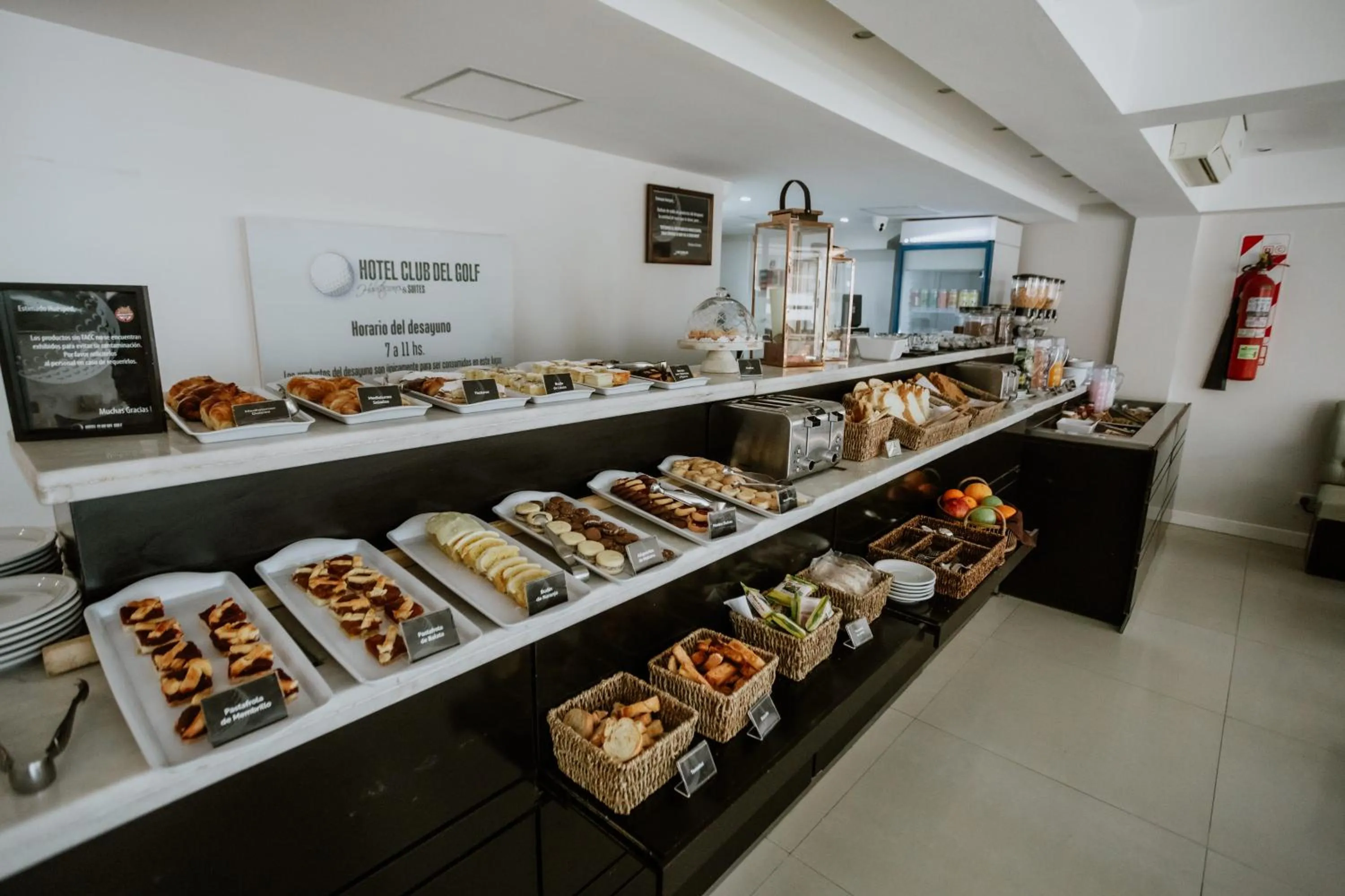 Buffet breakfast in Hotel Club del Golf