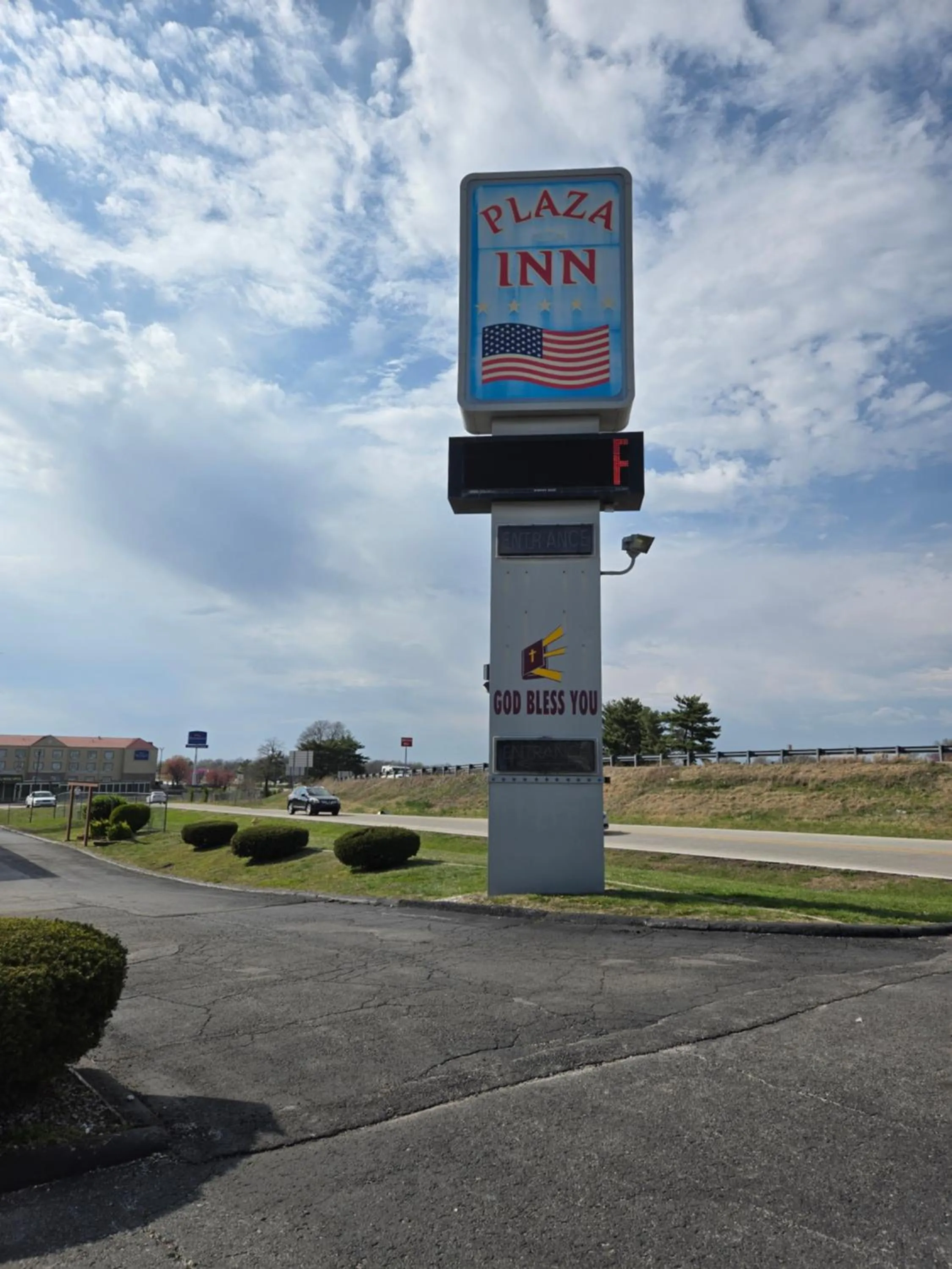 Property logo or sign in Plaza Inn Springfield