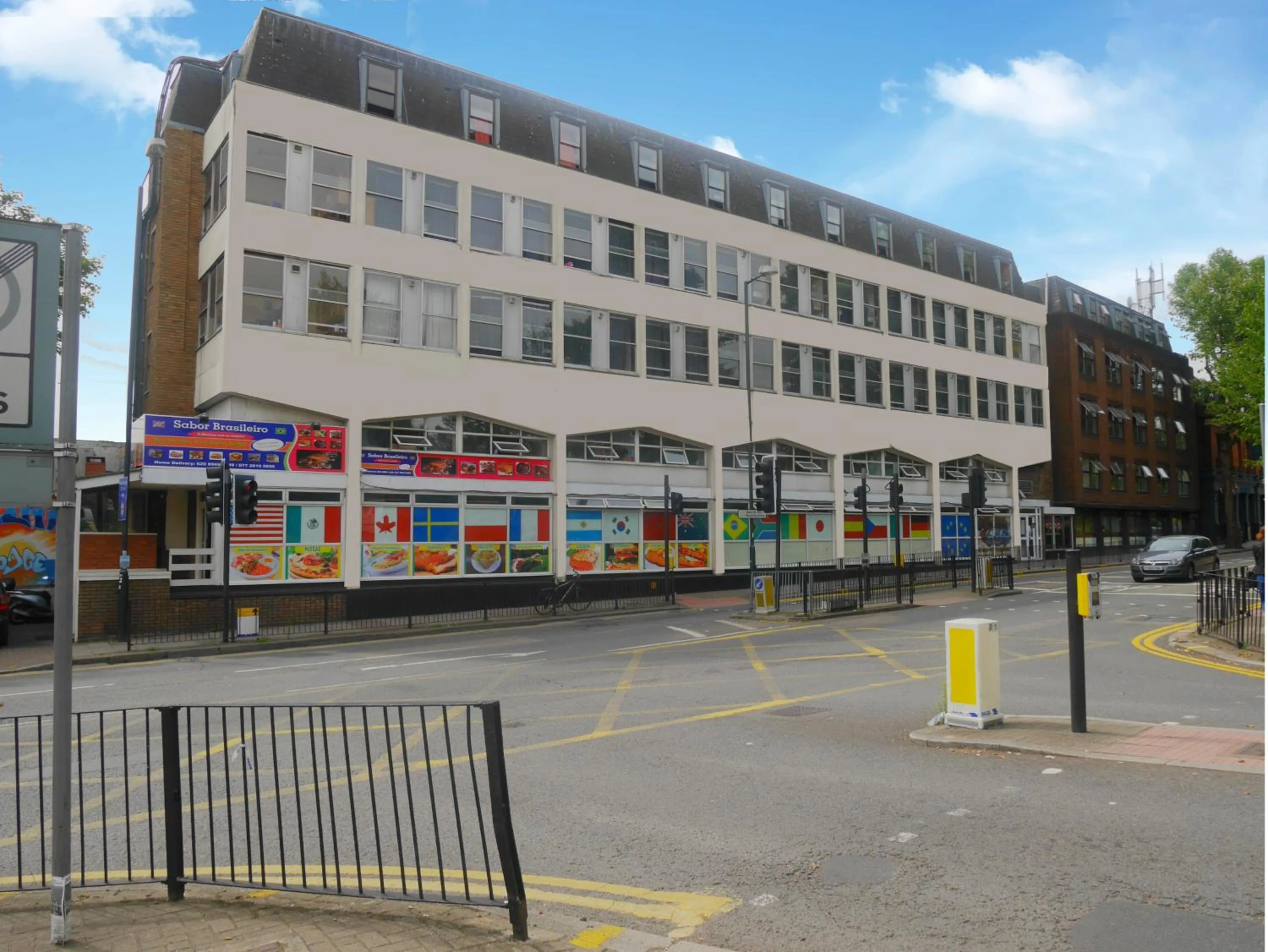 Facade/entrance in Kensal Green Backpackers