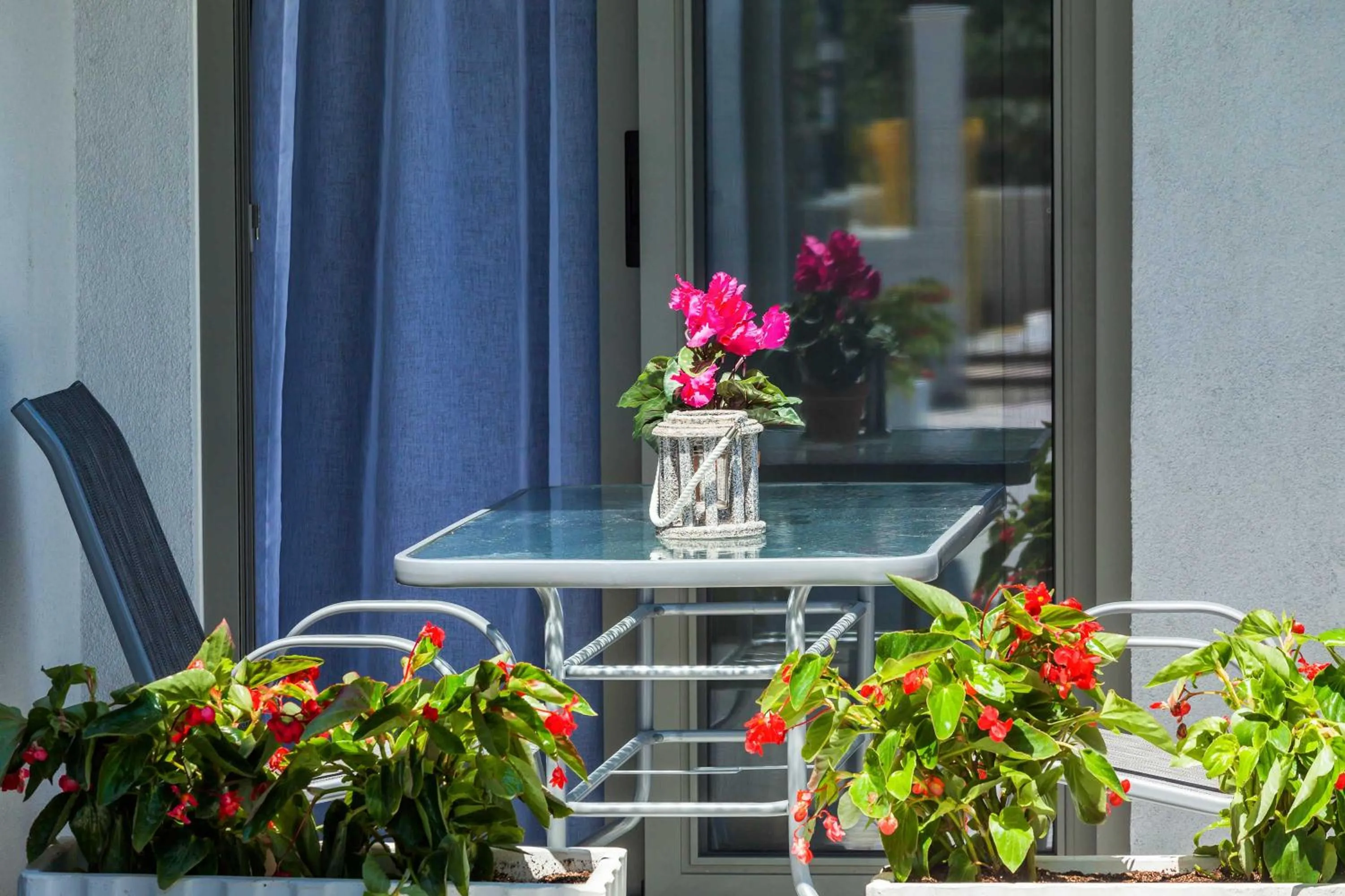 Patio in Nymphes Deluxe Accommodation Pefkochori